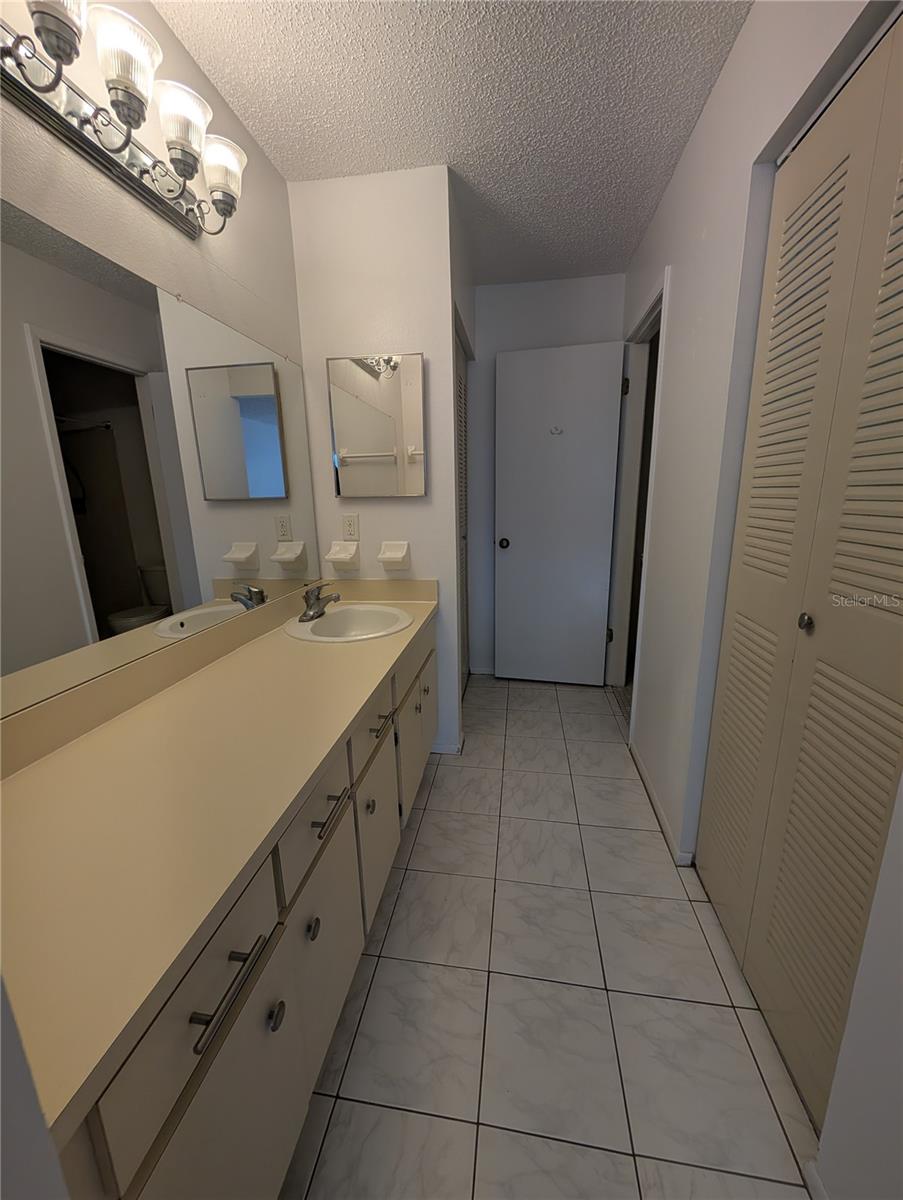1130 Dover Ct Property Photo 7