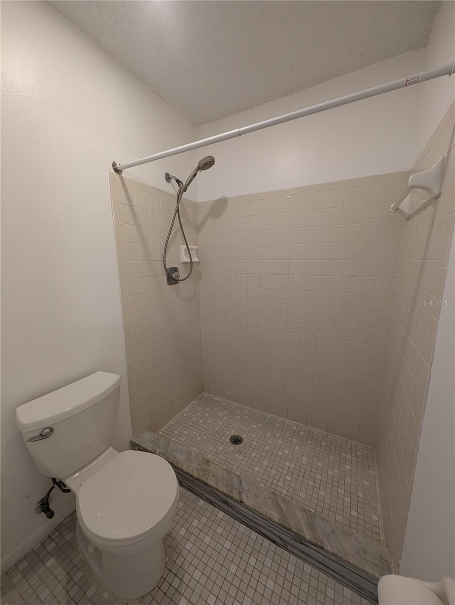 1130 Dover Ct Property Photo 8