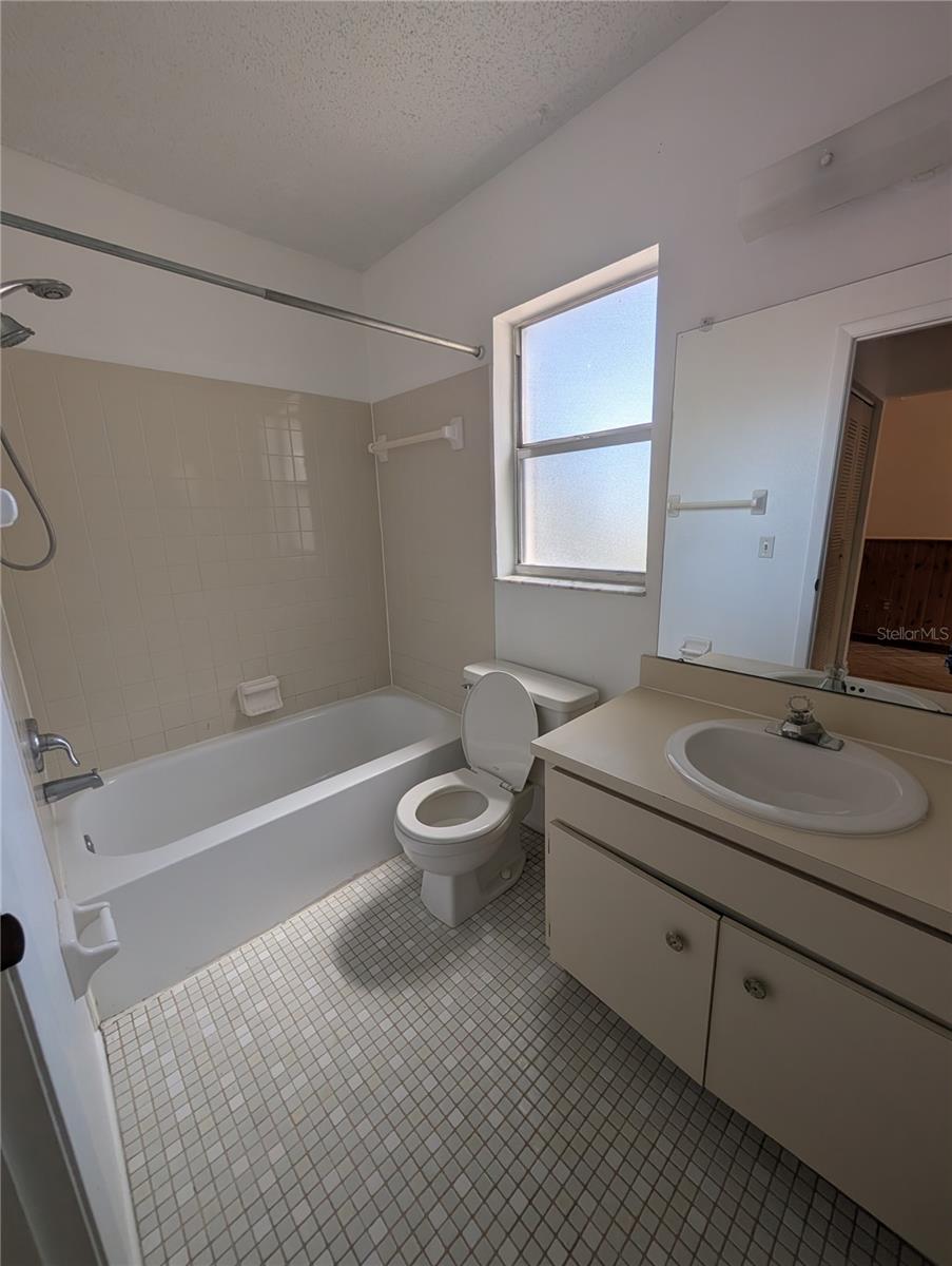 1130 Dover Ct Property Photo 13