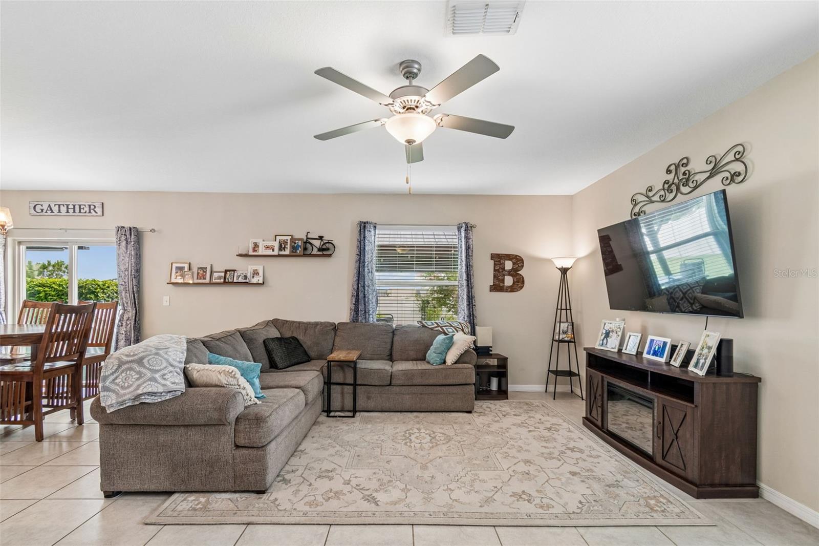 6108 Spring Crayfish Ave Property Photo 9