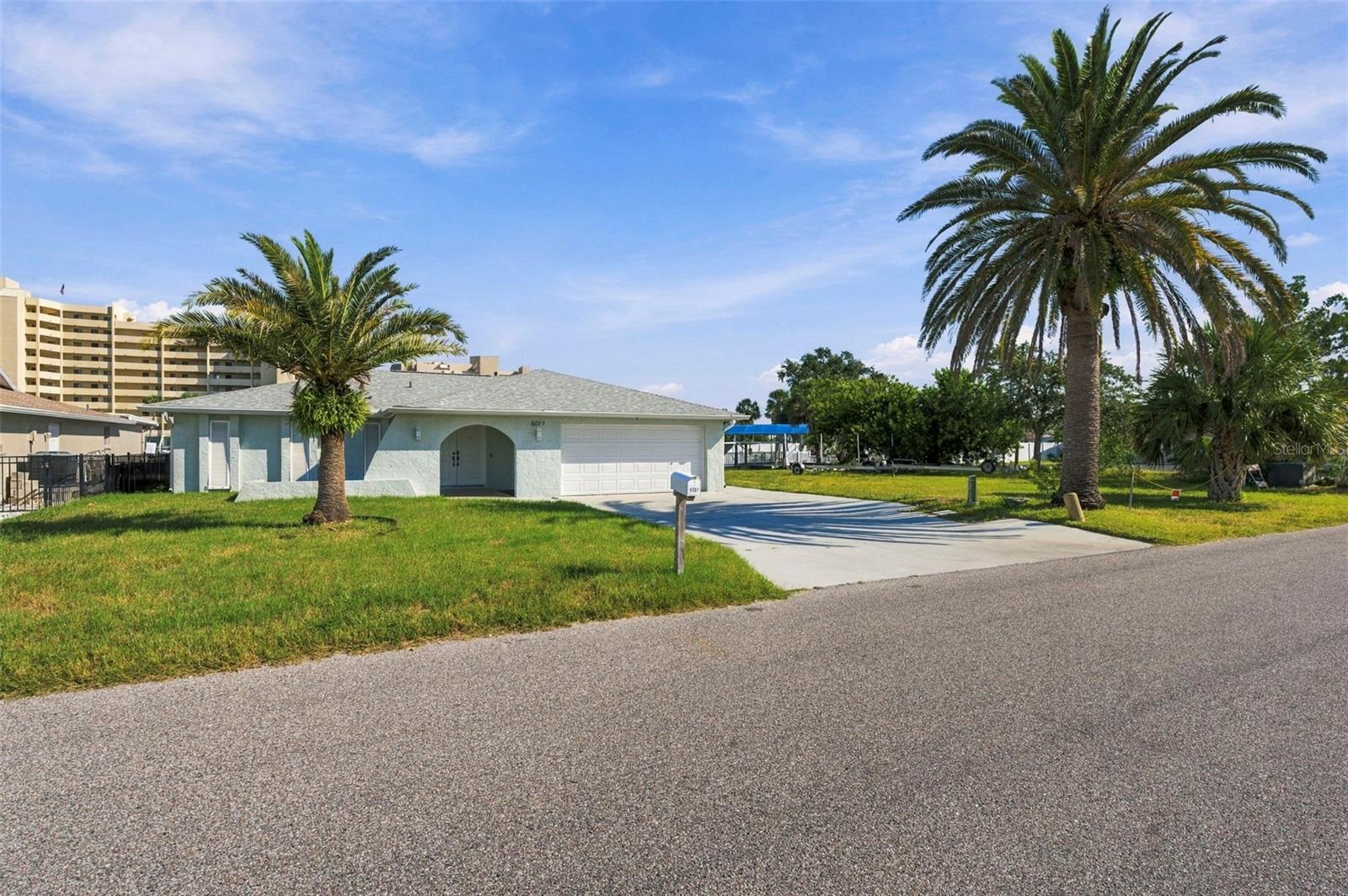 6027 Beverly Dr Property Photo 2