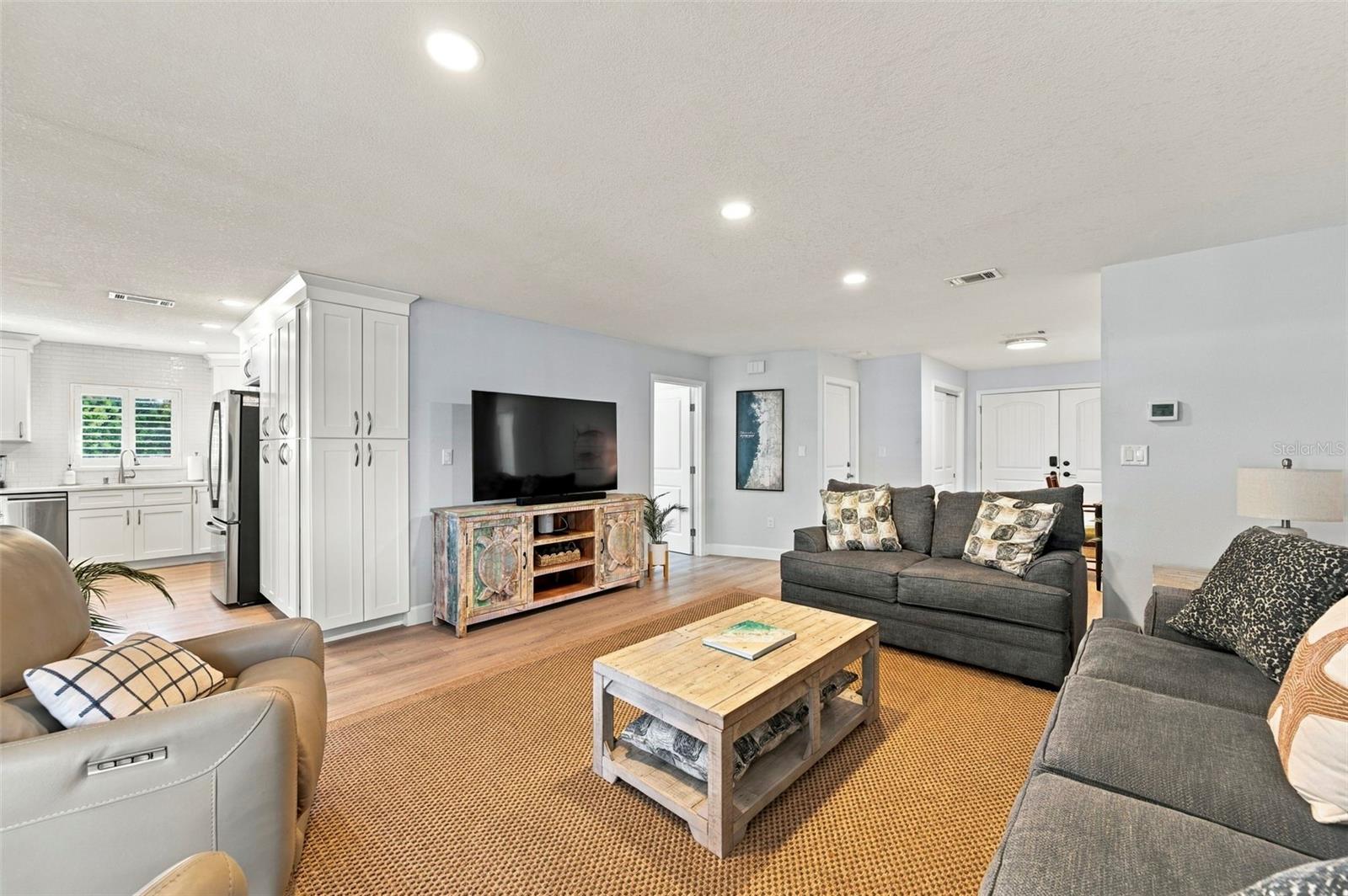 6027 Beverly Dr Property Photo 9