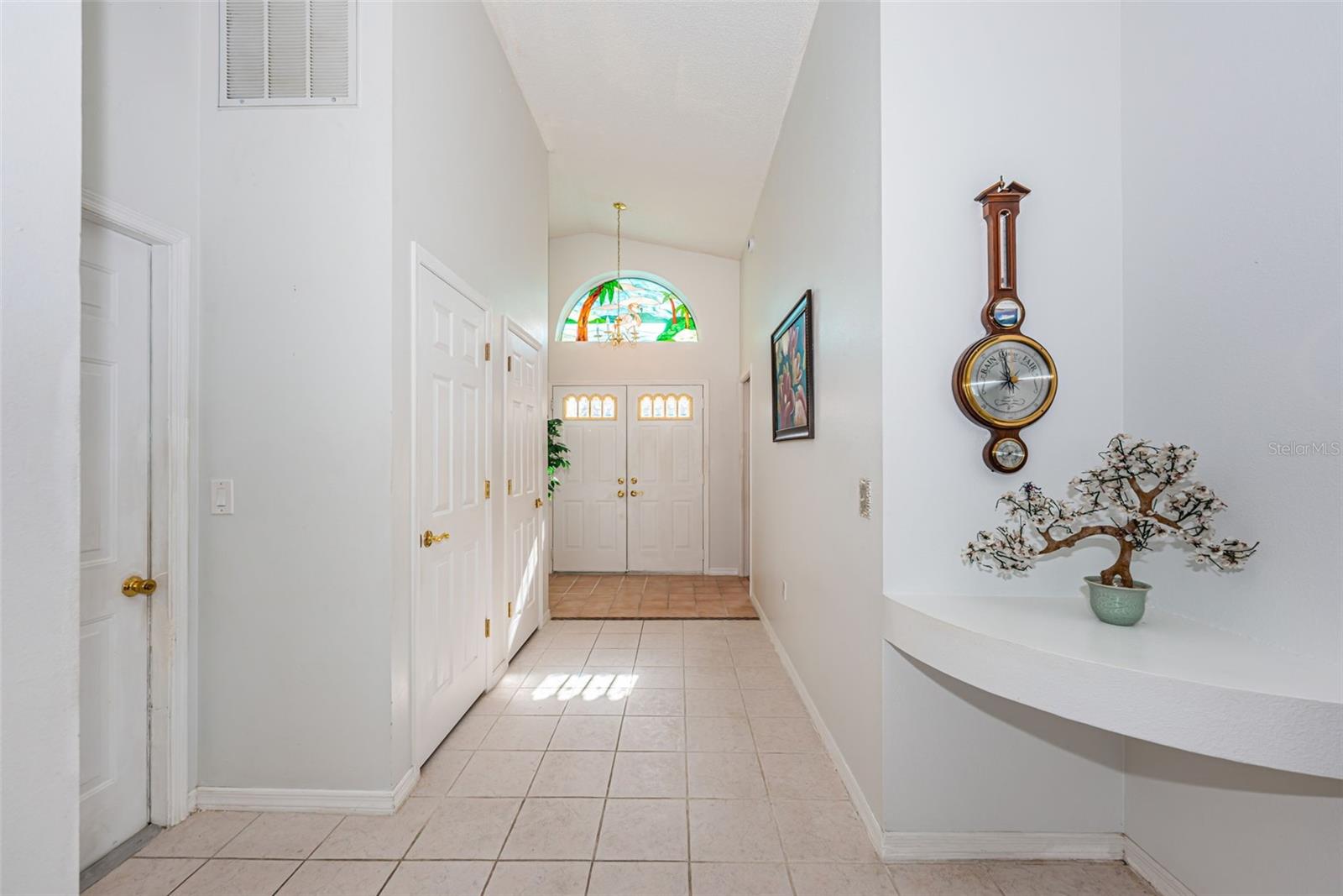 812 High Point Ct Property Photo 4