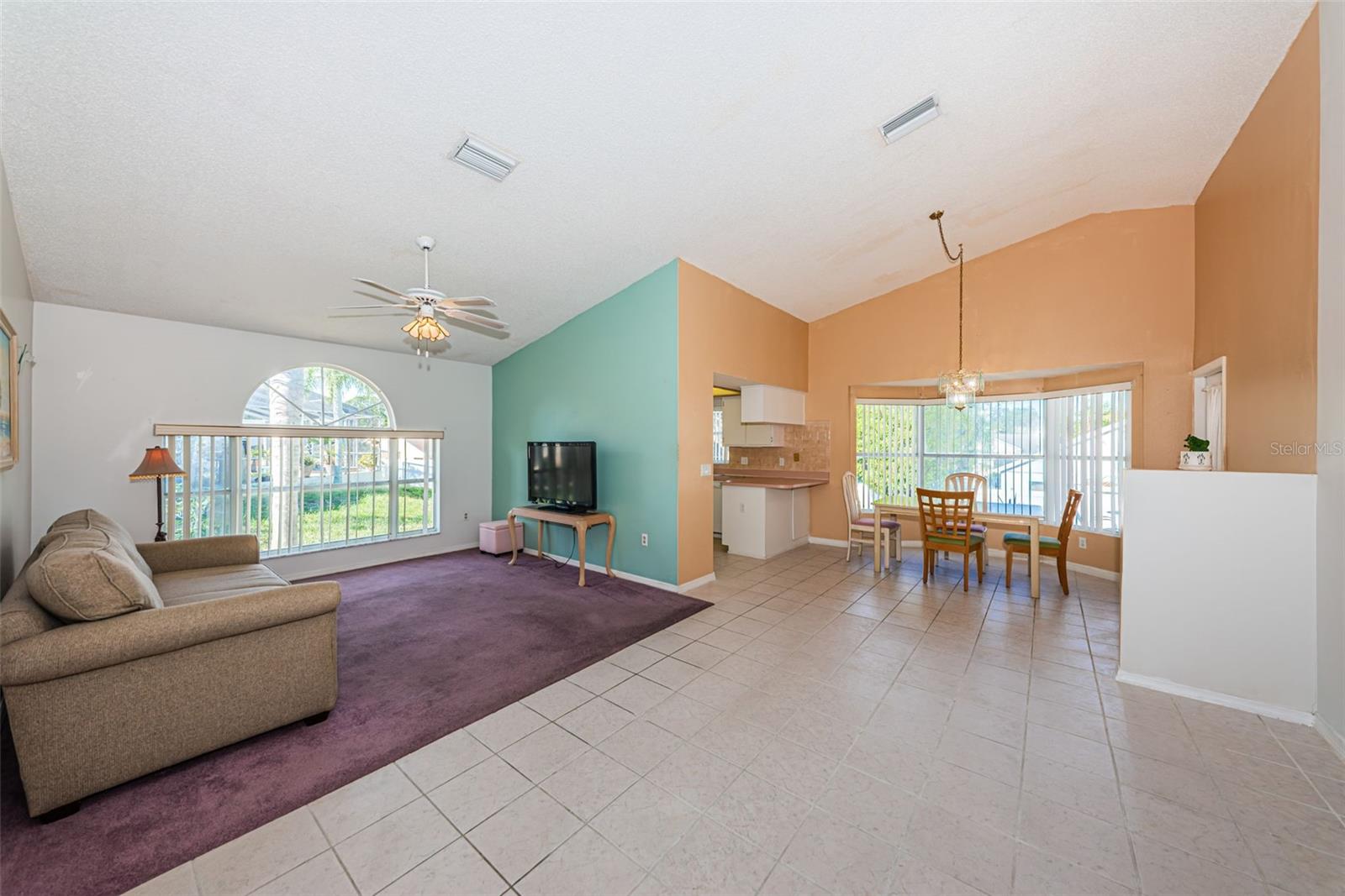 812 High Point Ct Property Photo 5