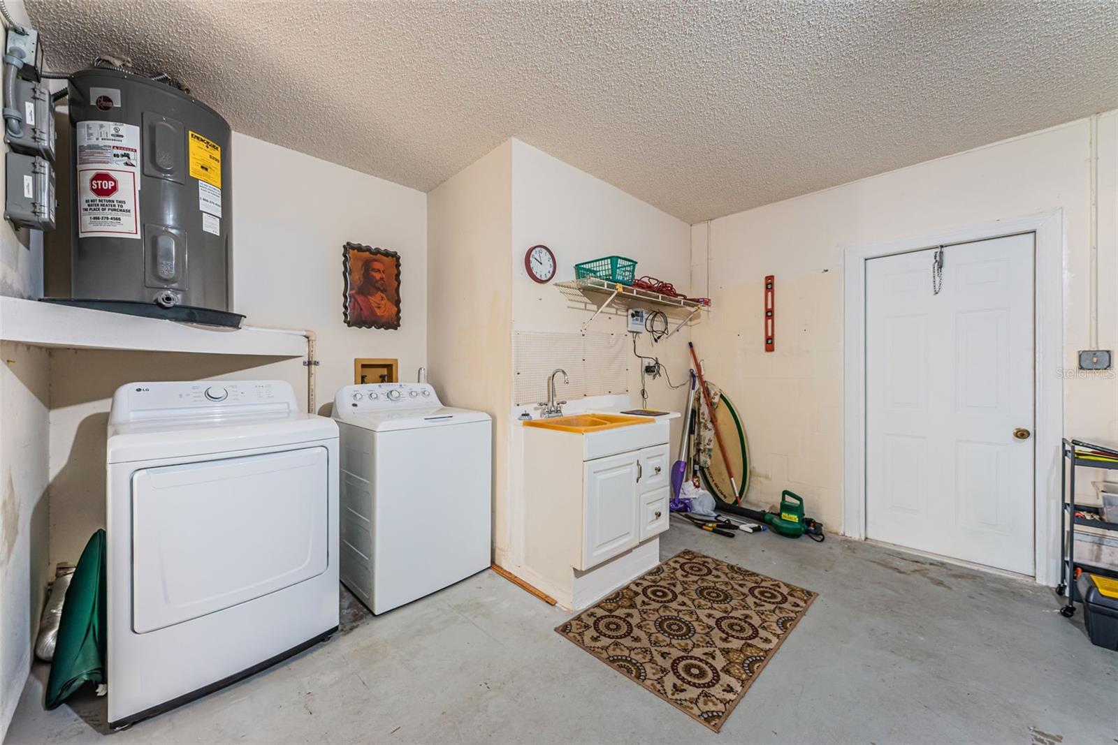 812 High Point Ct Property Photo 33