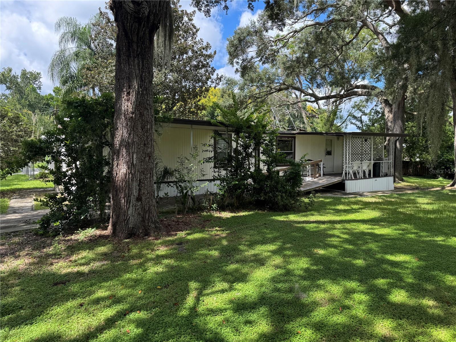 9613 Andy Dr Property Photo 4