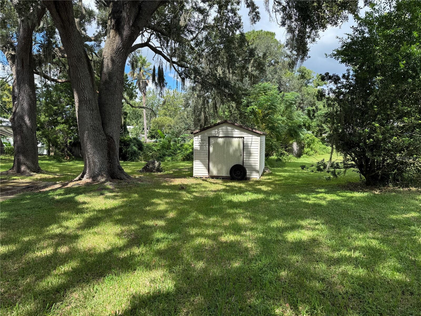 9613 Andy Dr Property Photo 6