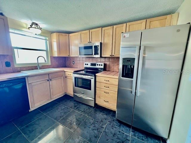 3916 Cedarwood Dr Property Photo 18