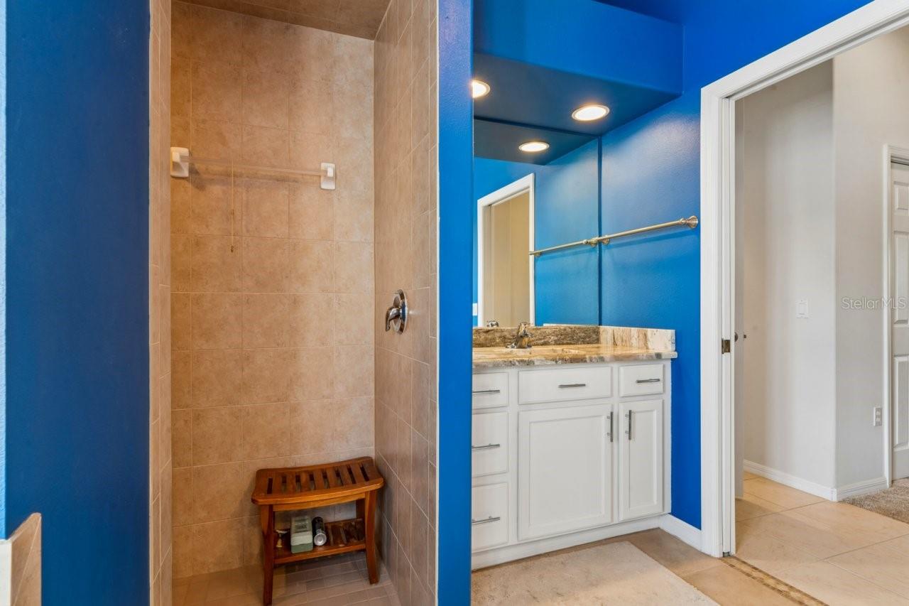 W7889820 Property Photo 38