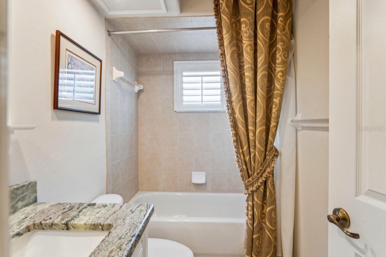 W7889820 Property Photo 42