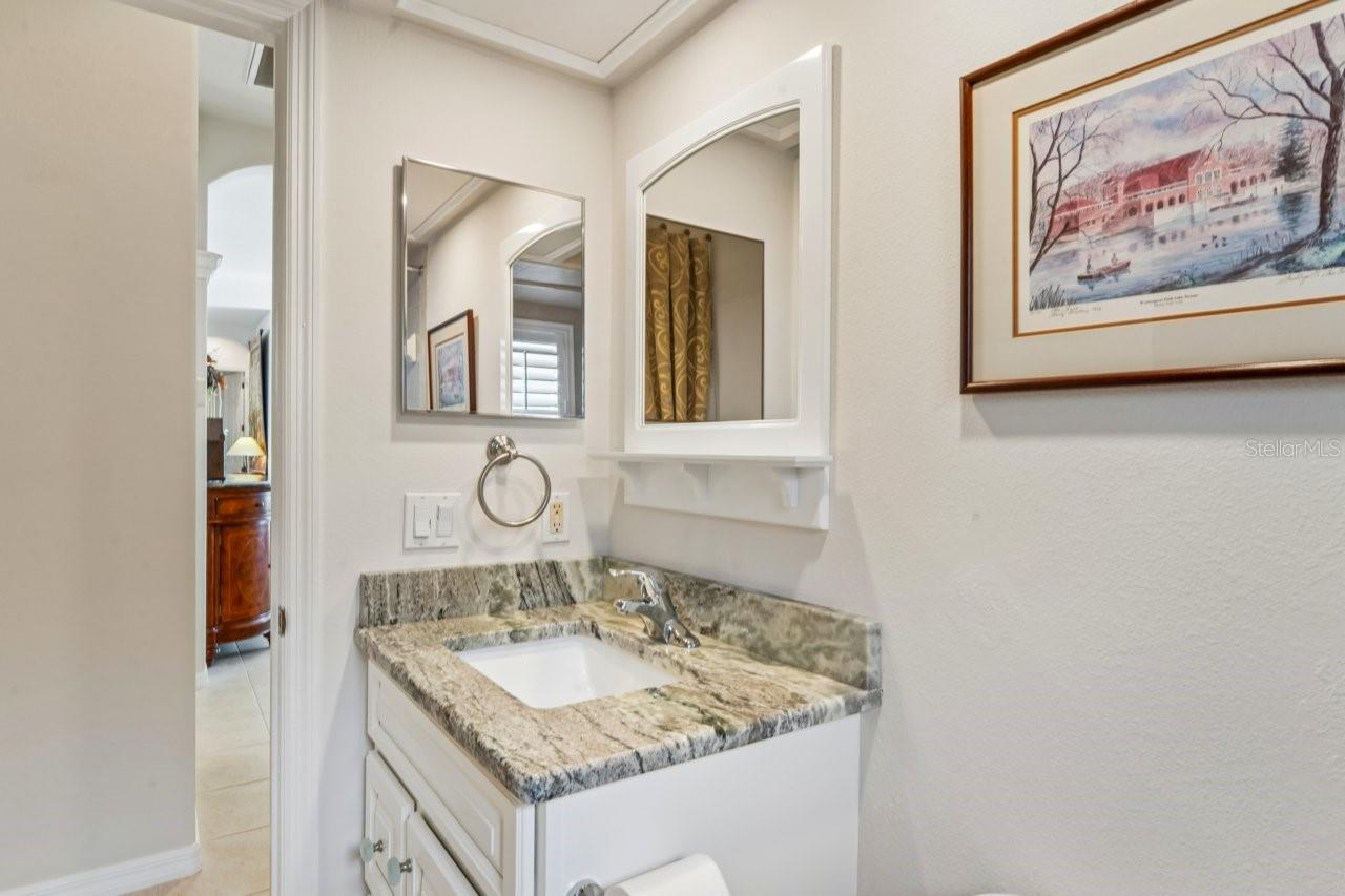 W7889820 Property Photo 44
