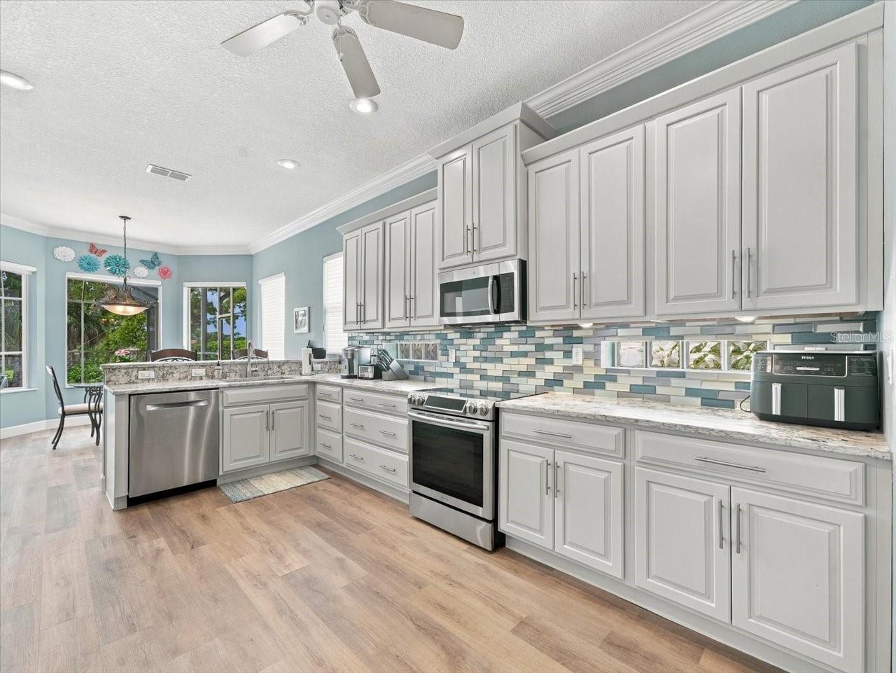 9233 Penelope Dr Property Photo 28