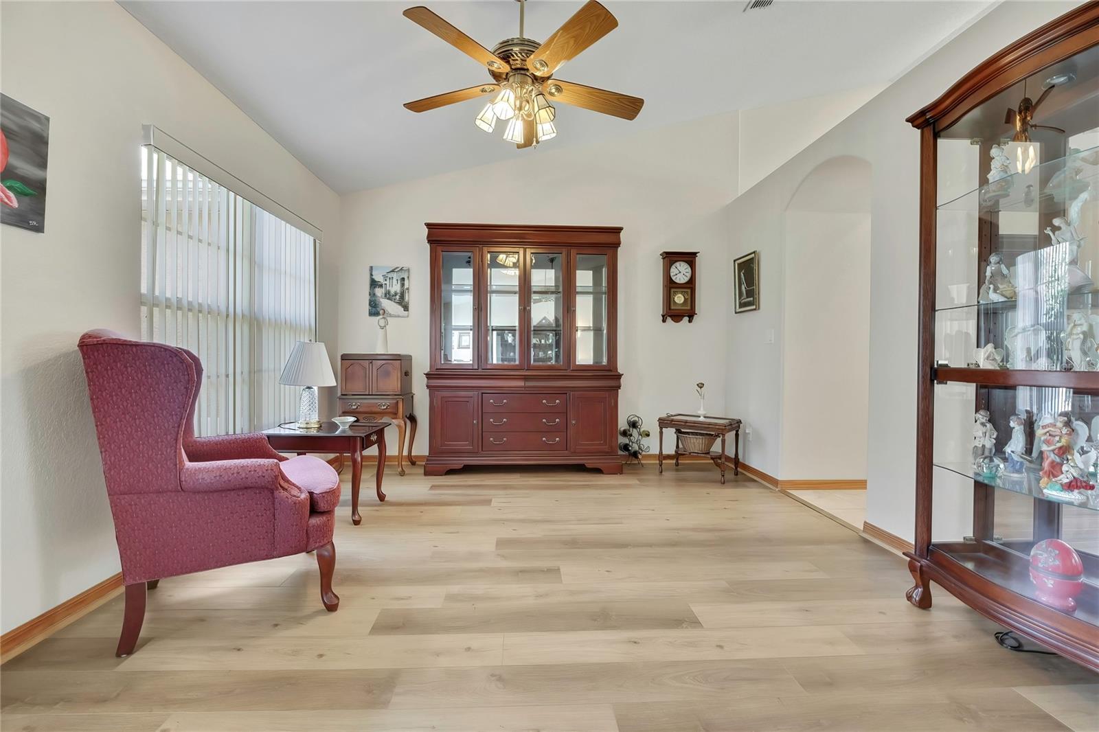 4583 Gondolier Rd Property Photo 8