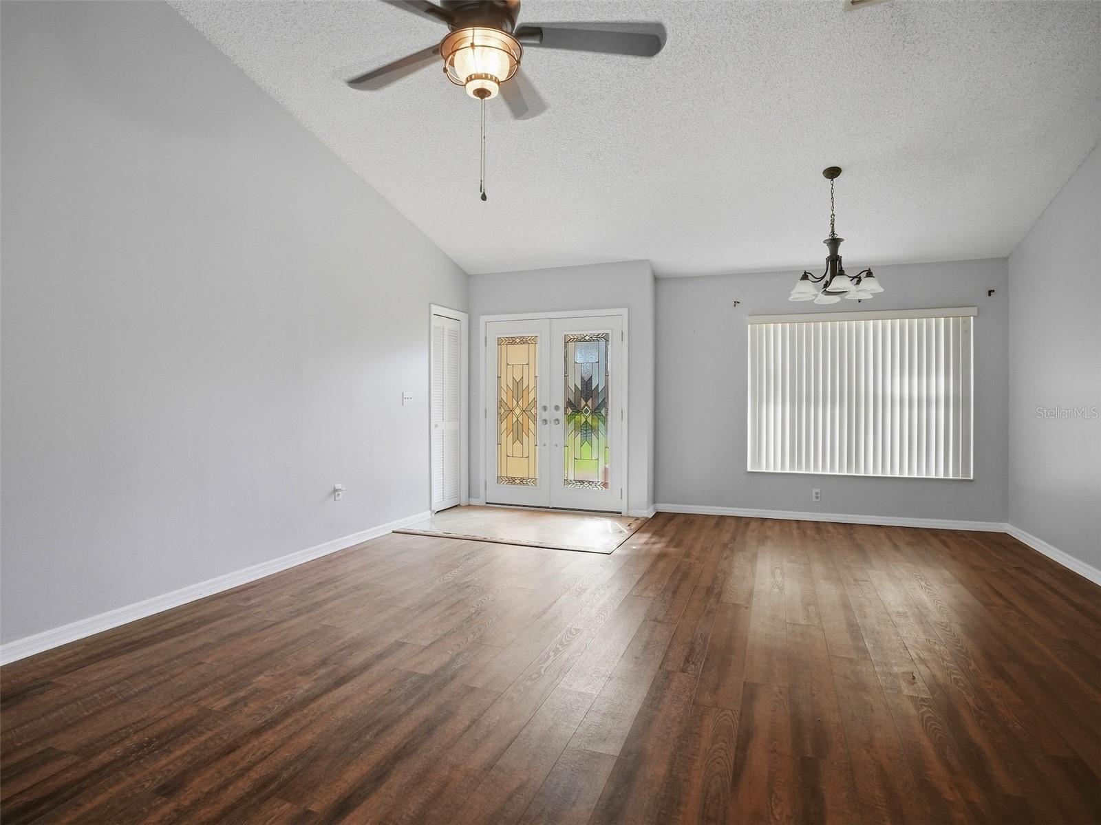 8209 Alhambra Ct Property Photo 3