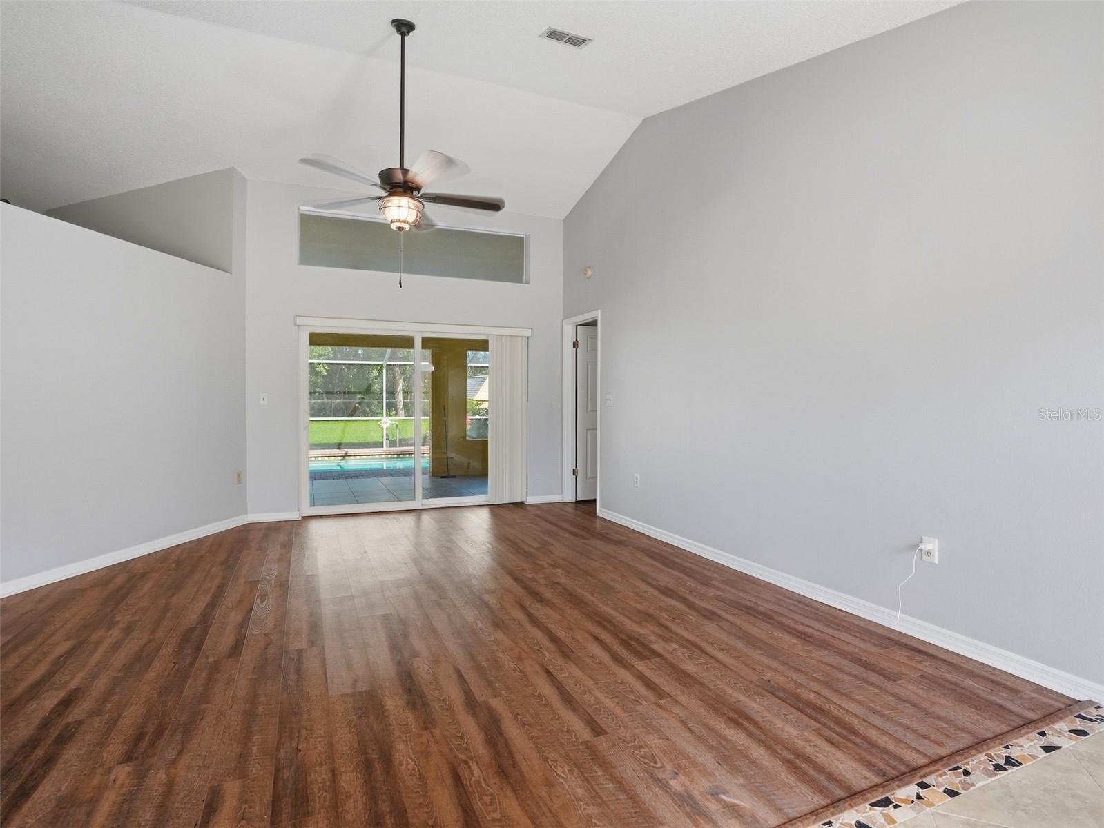 8209 Alhambra Ct Property Photo 6
