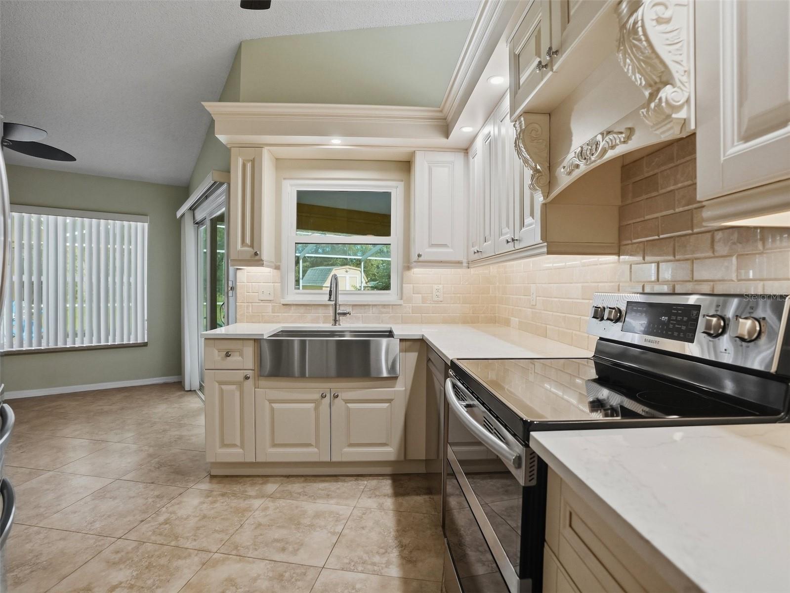 8209 Alhambra Ct Property Photo 10