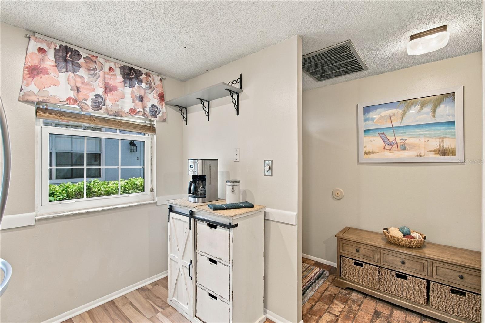 8220 Seven Oaks Ct #5 Property Photo 8