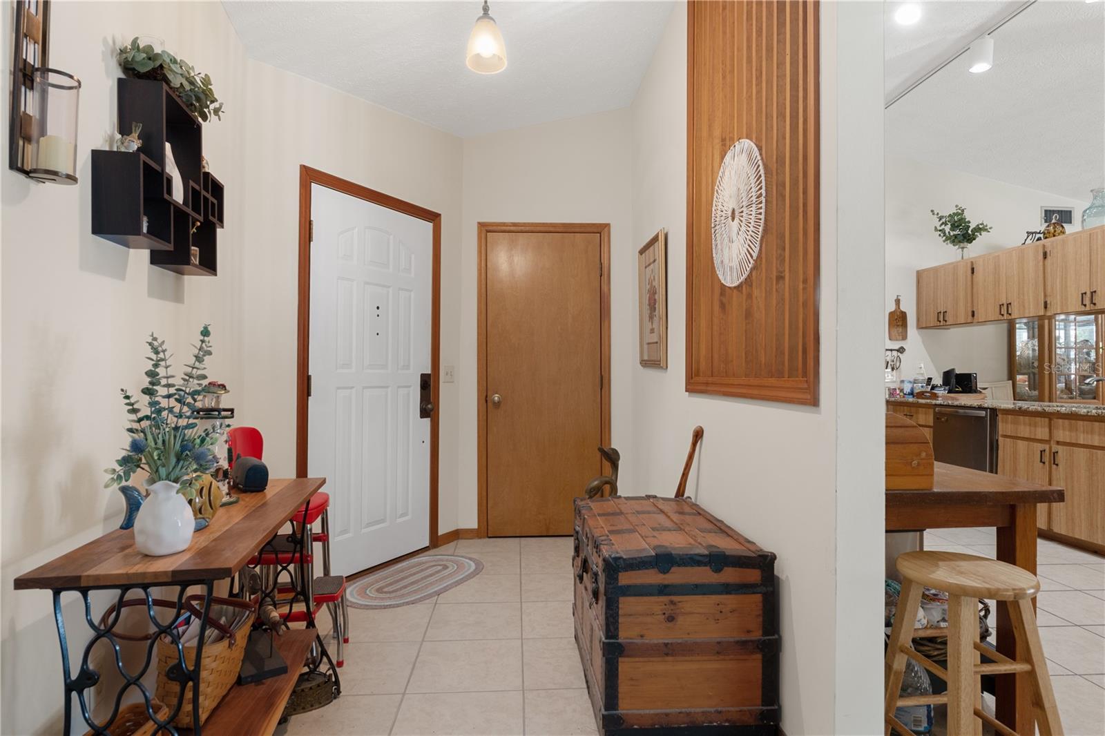 915 Stetson Ter Property Photo 5