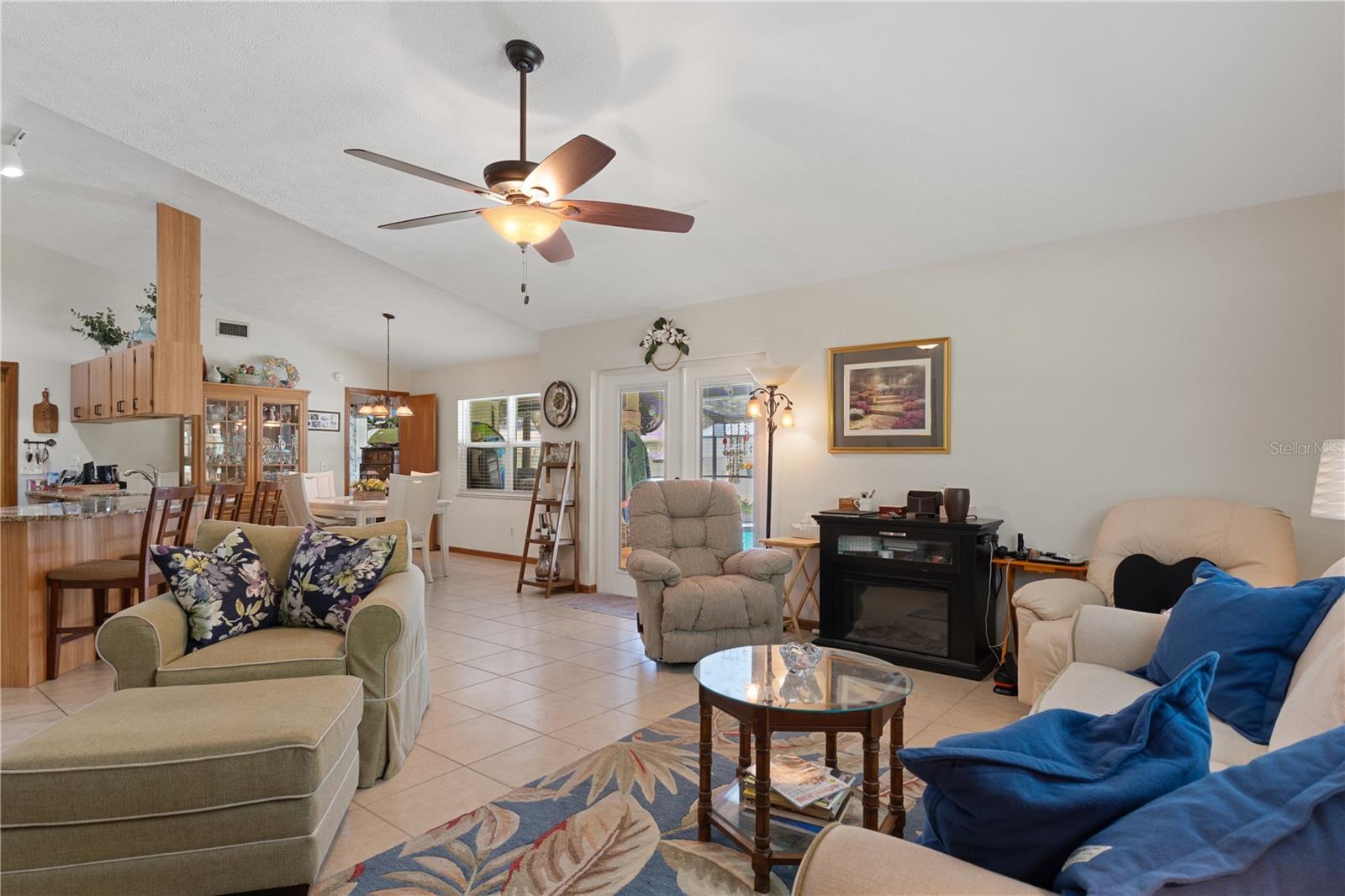915 Stetson Ter Property Photo 10