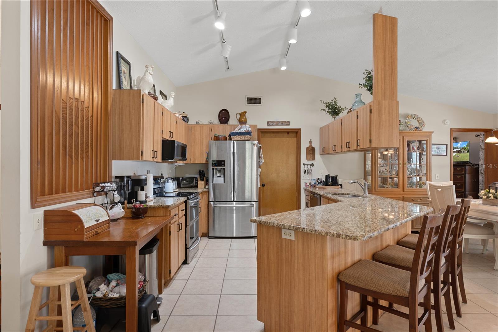 915 Stetson Ter Property Photo 12