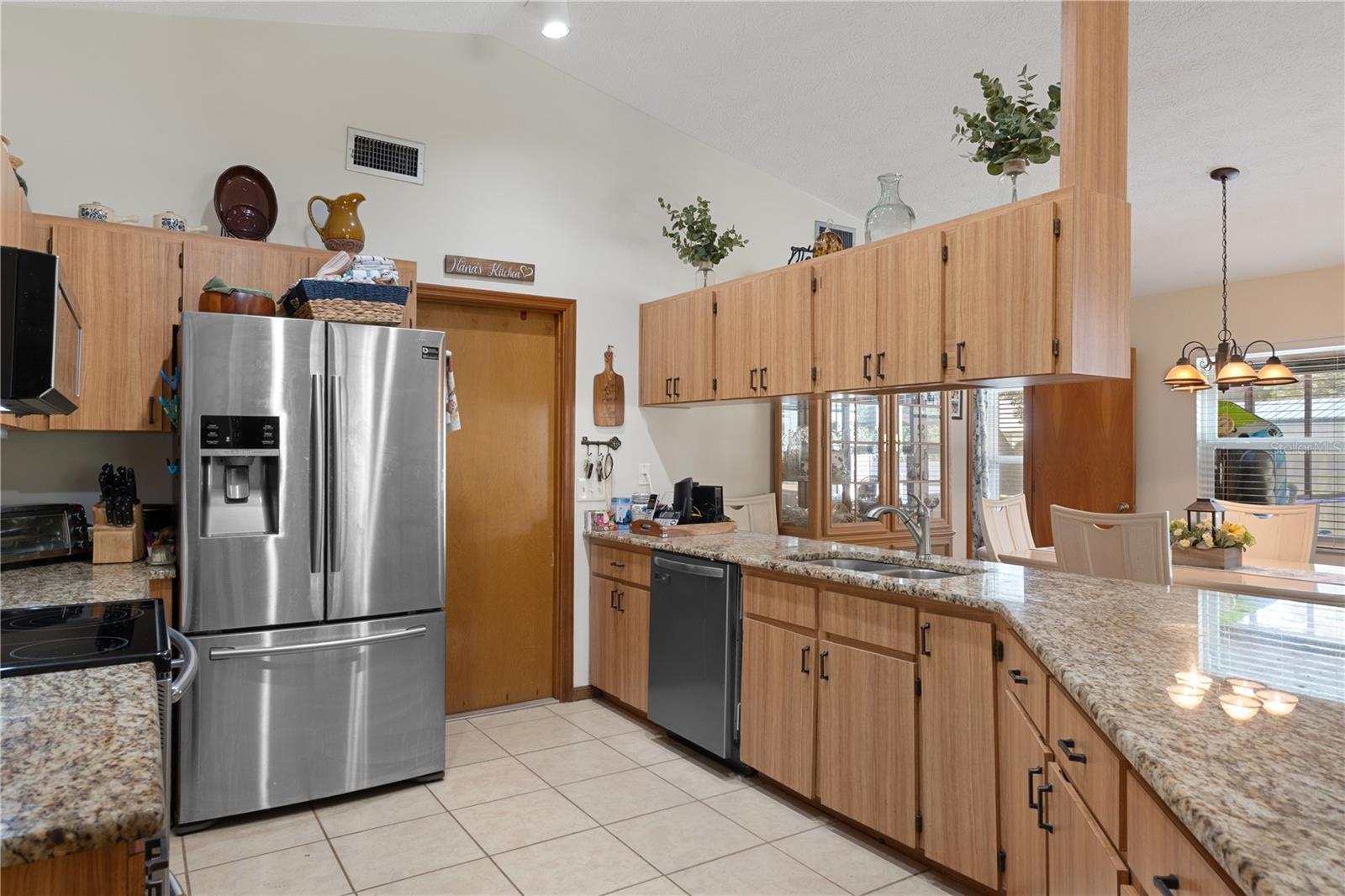 915 Stetson Ter Property Photo 13
