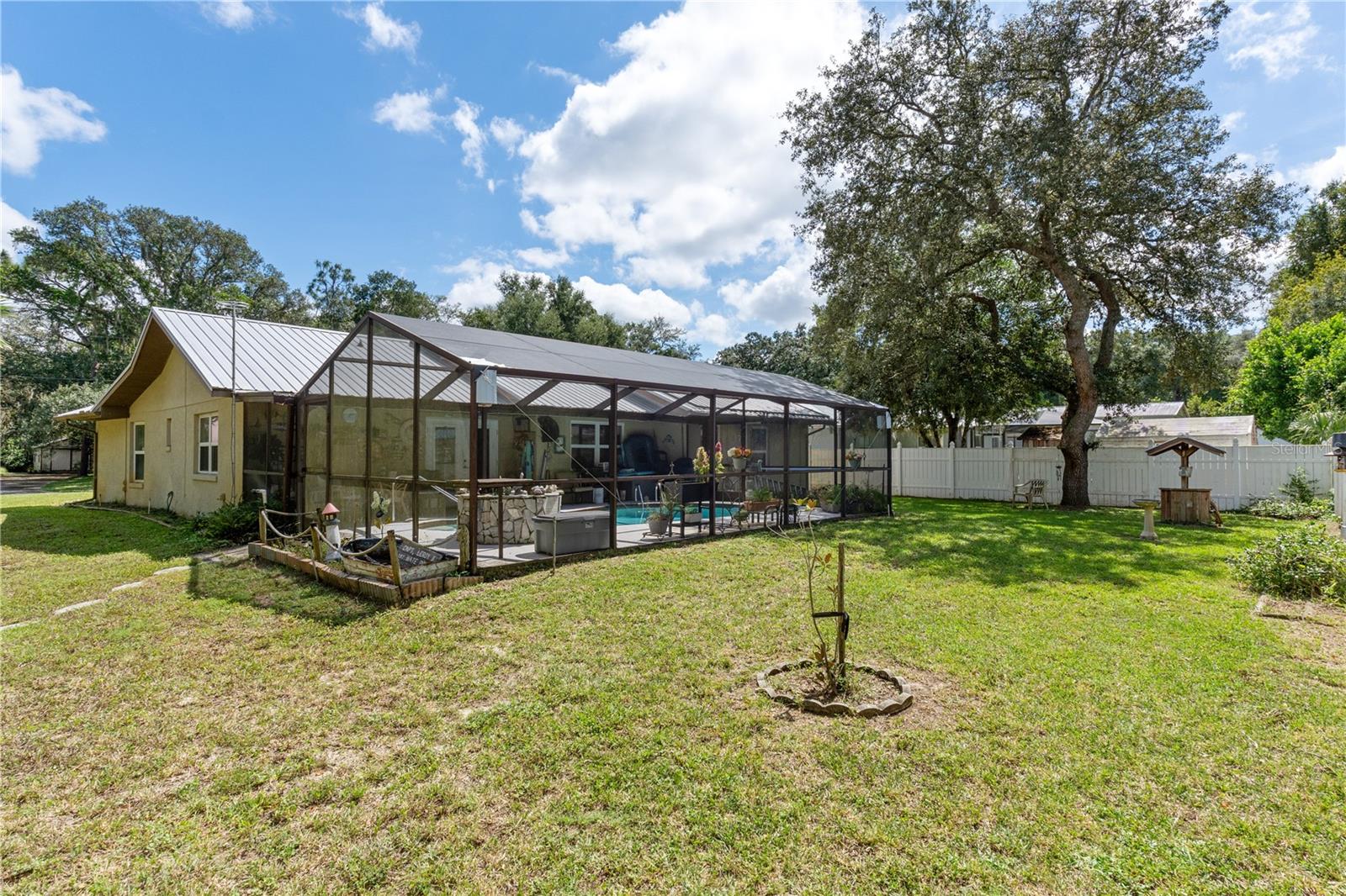 915 Stetson Ter Property Photo 40