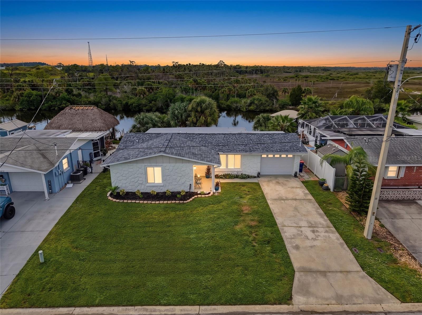 6618 Leeside Isle Property Photo 1