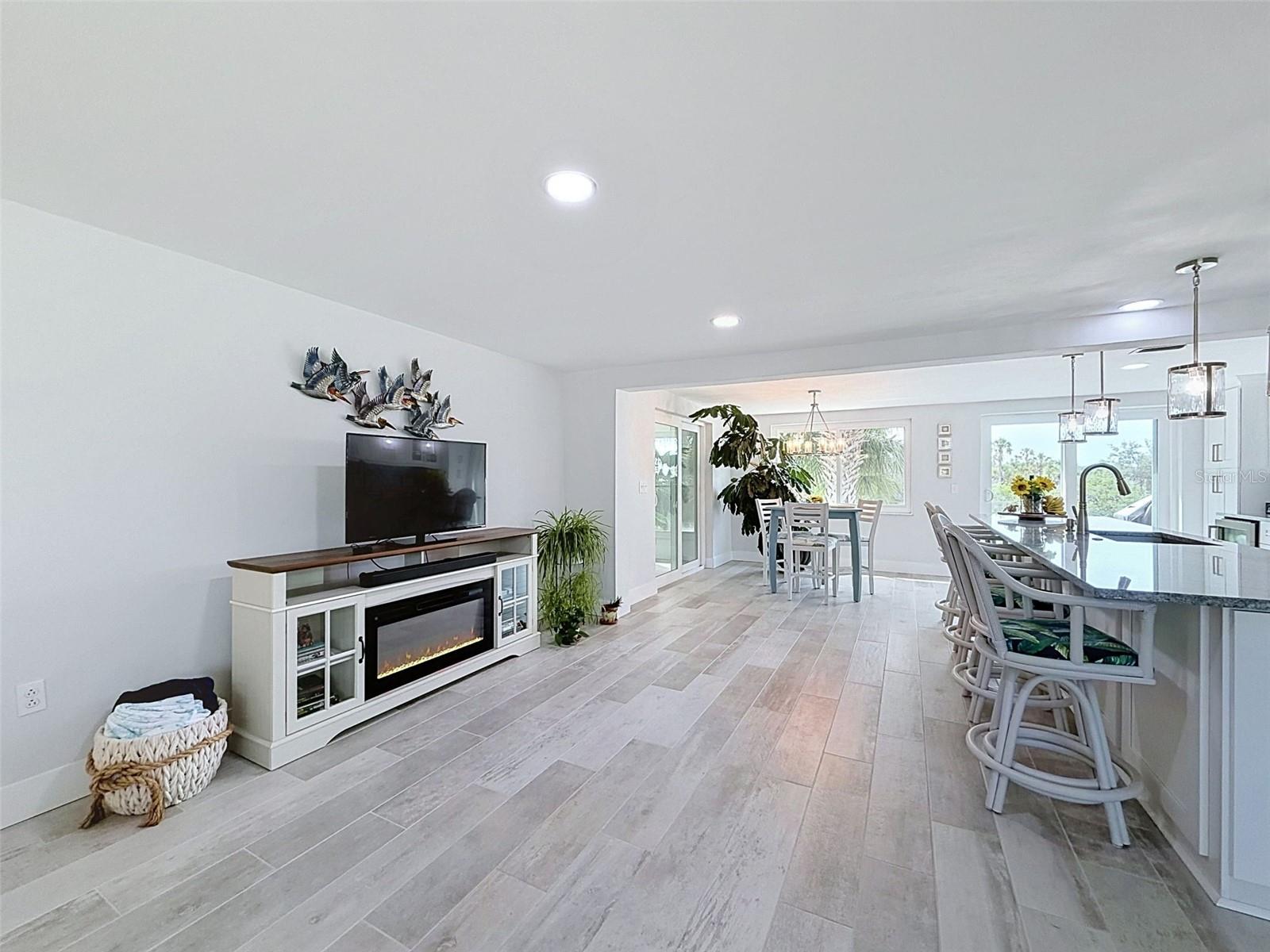6618 Leeside Isle Property Photo 10