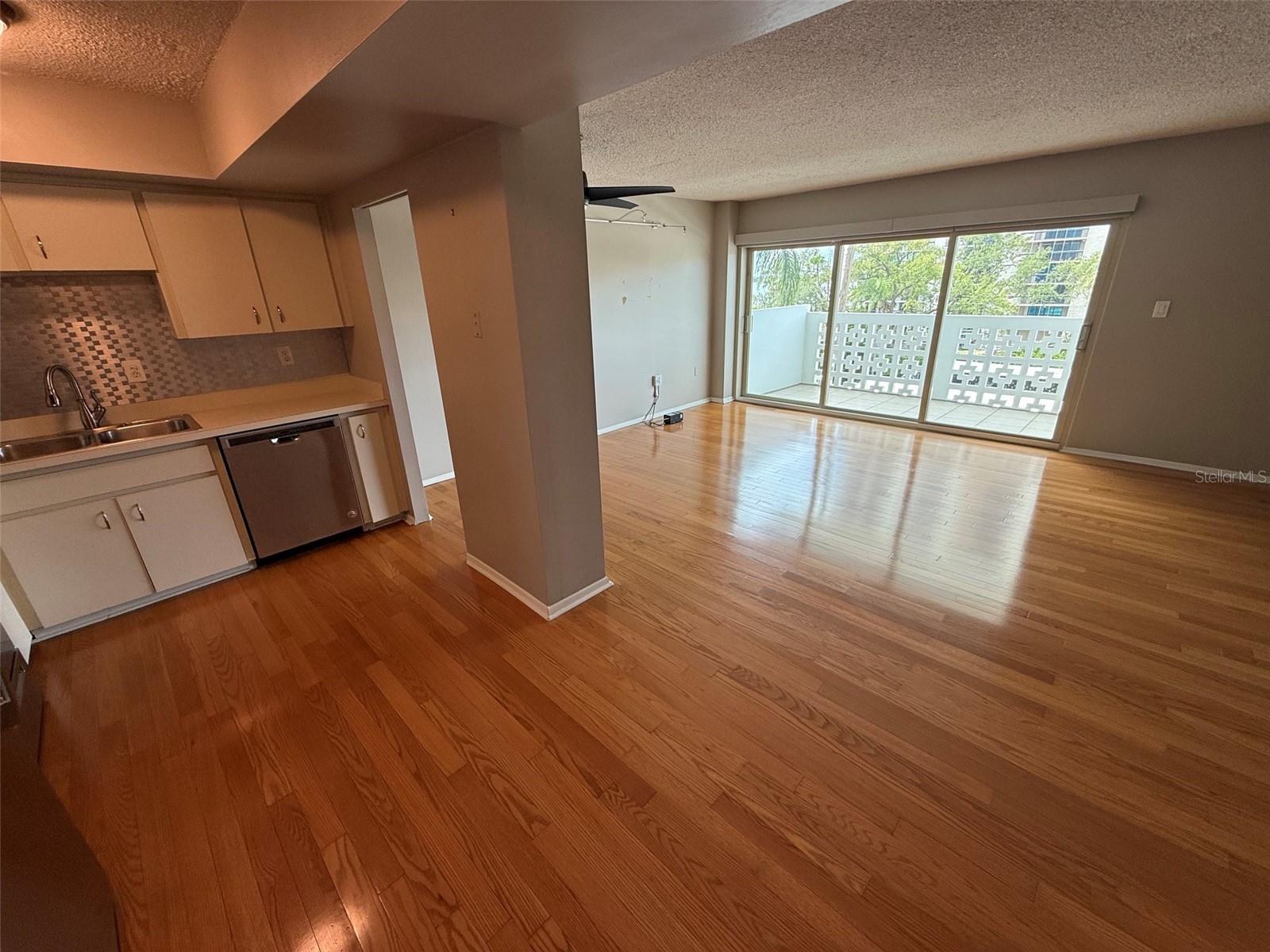 W7889904 Property Photo 10
