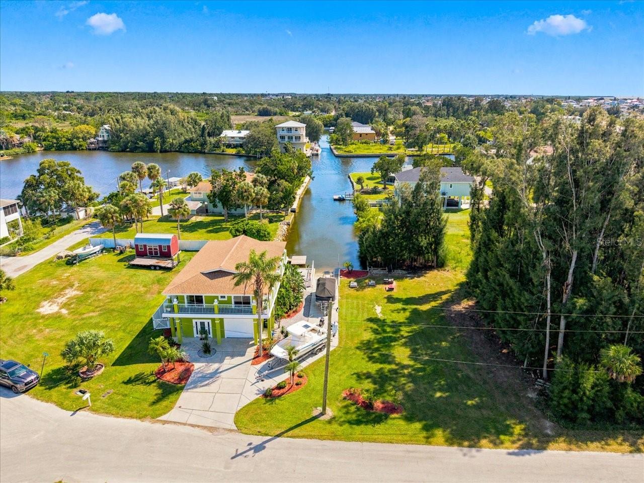 6744 Seaview Blvd Property Photo 7