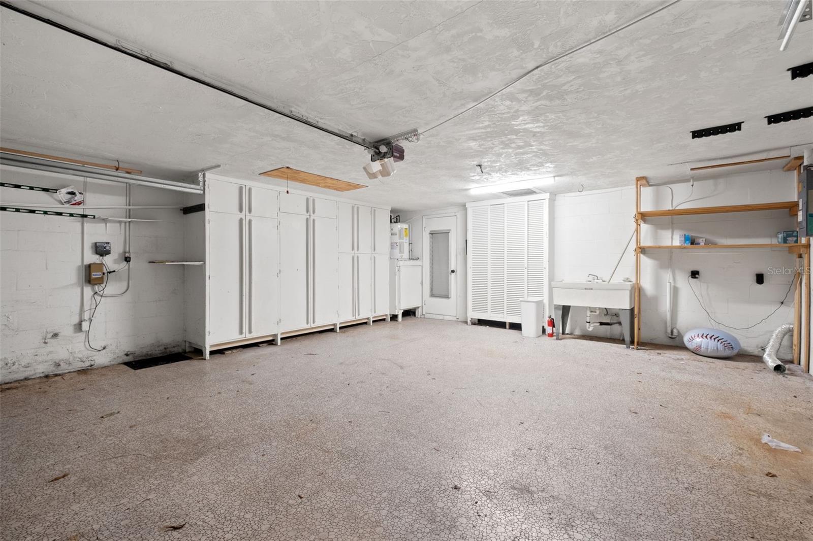 8024 Beaver Creek Loop Property Photo 27