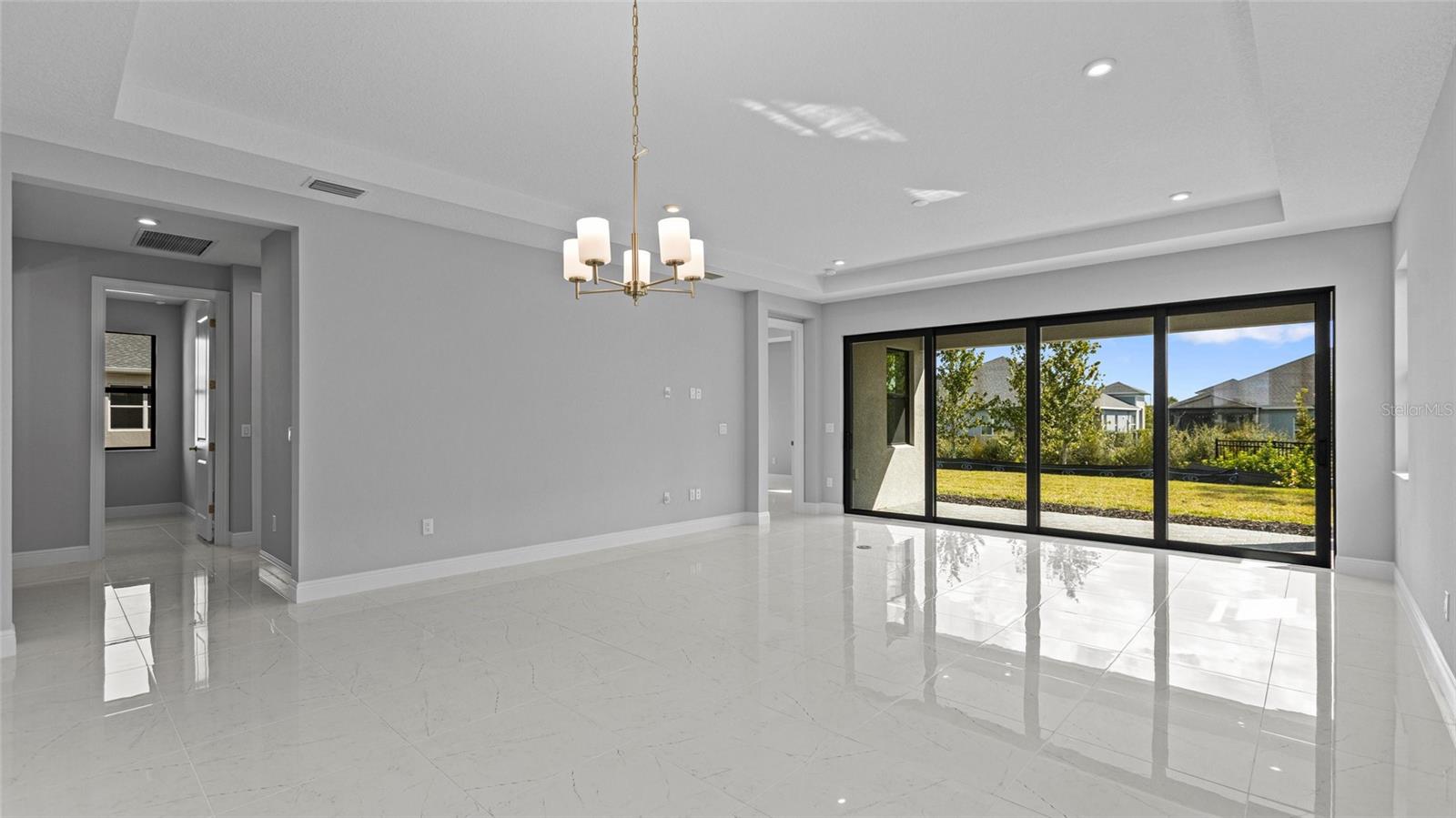 14363 Hammock Oak St Property Photo 11