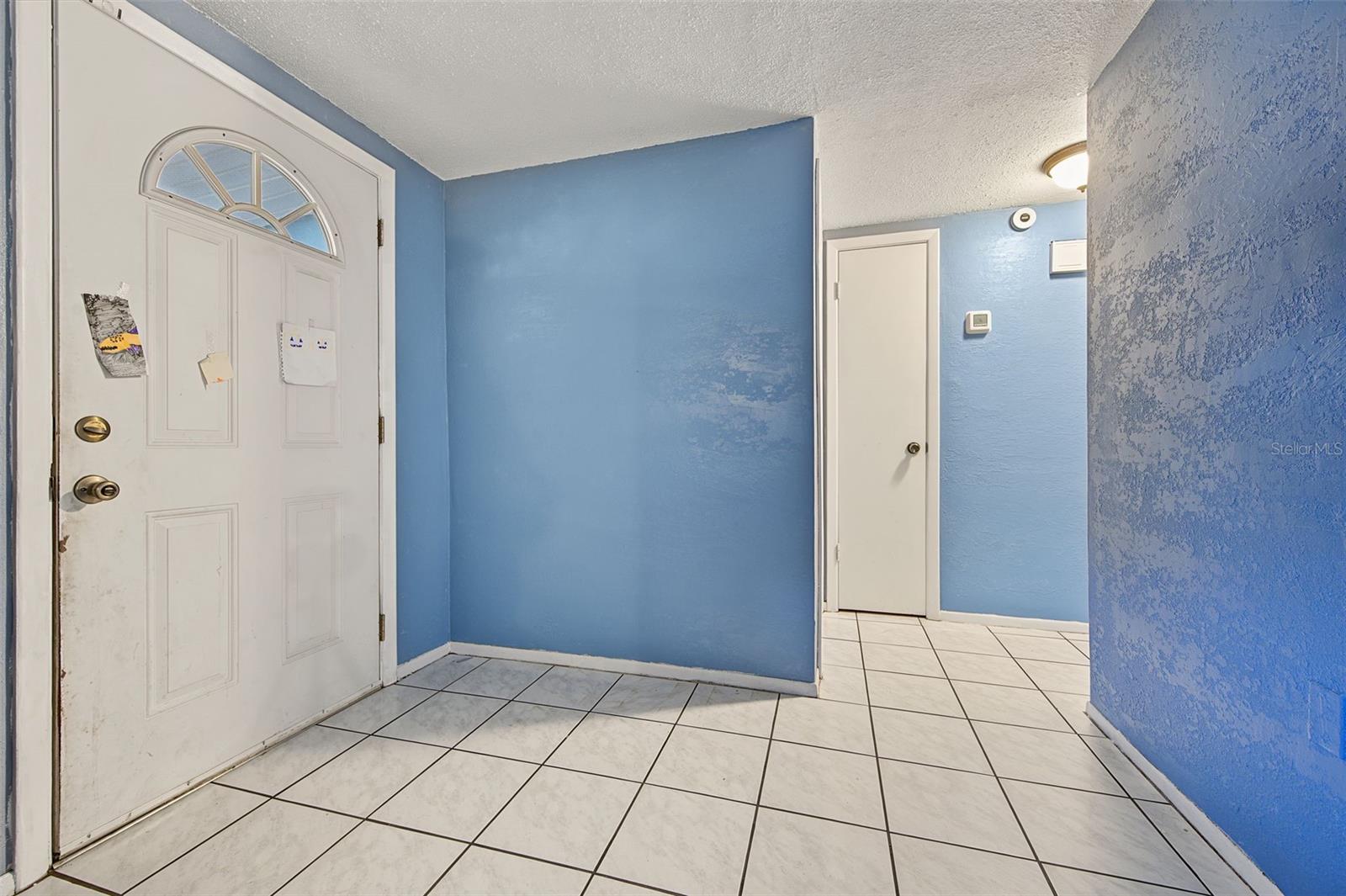 7234 Ashwood Dr Property Photo 3
