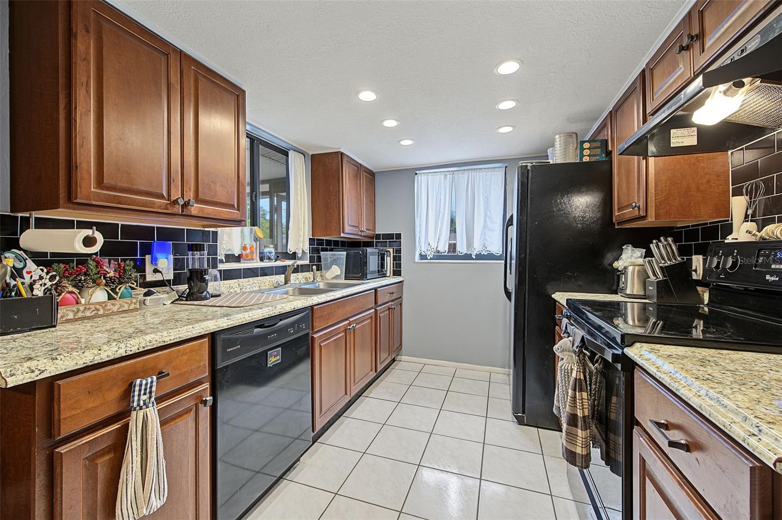 7234 Ashwood Dr Property Photo 10