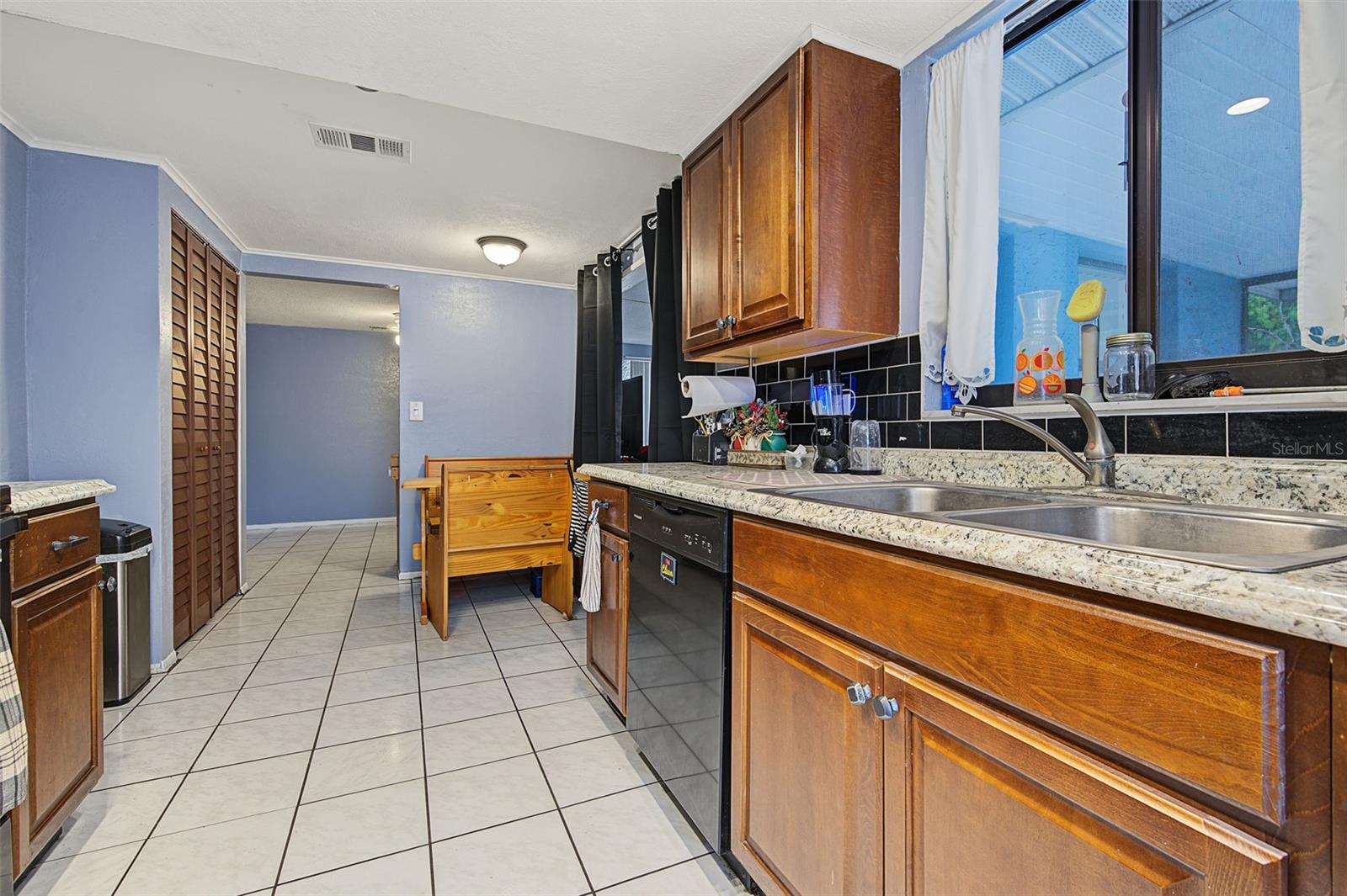 7234 Ashwood Dr Property Photo 11
