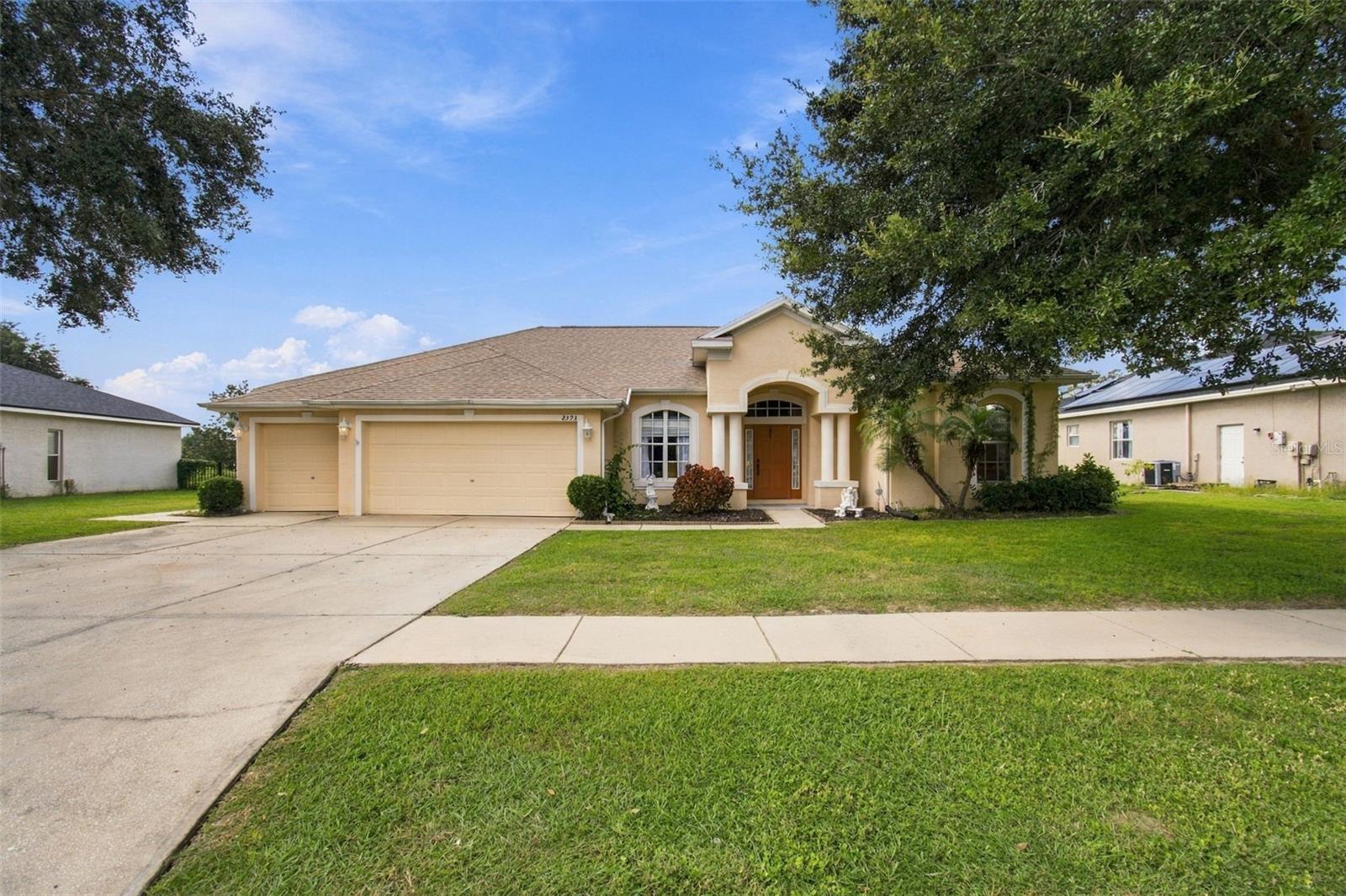 2393 Old Oak Trl Property Photo 1