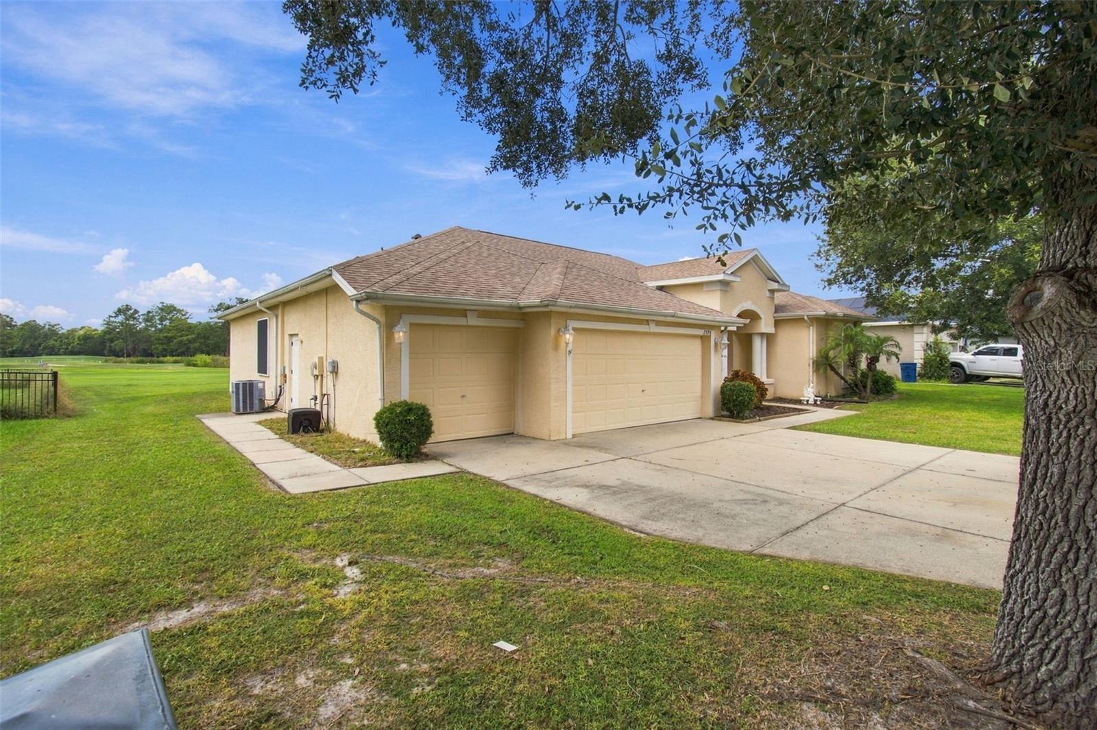 2393 Old Oak Trl Property Photo 5