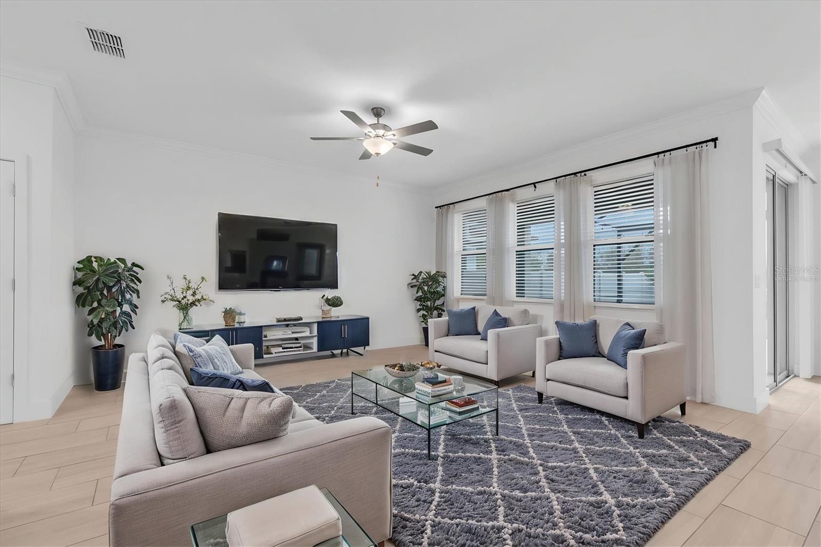 8220 Rolling Tides Dr Property Photo 5