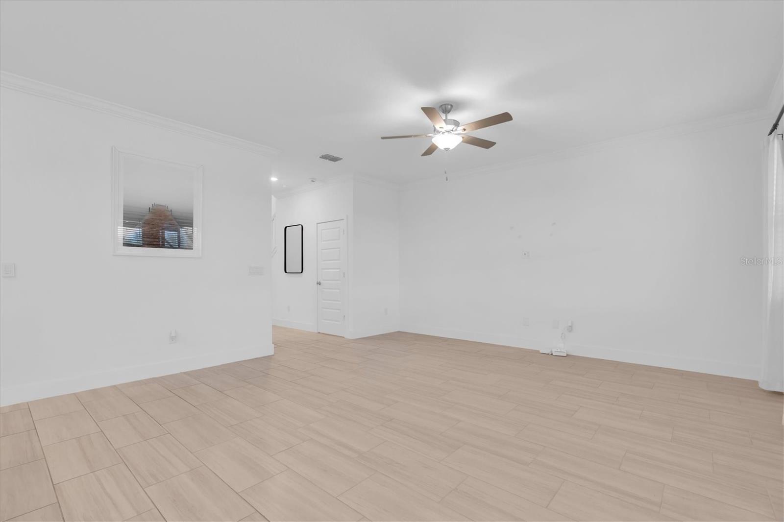 8220 Rolling Tides Dr Property Photo 6