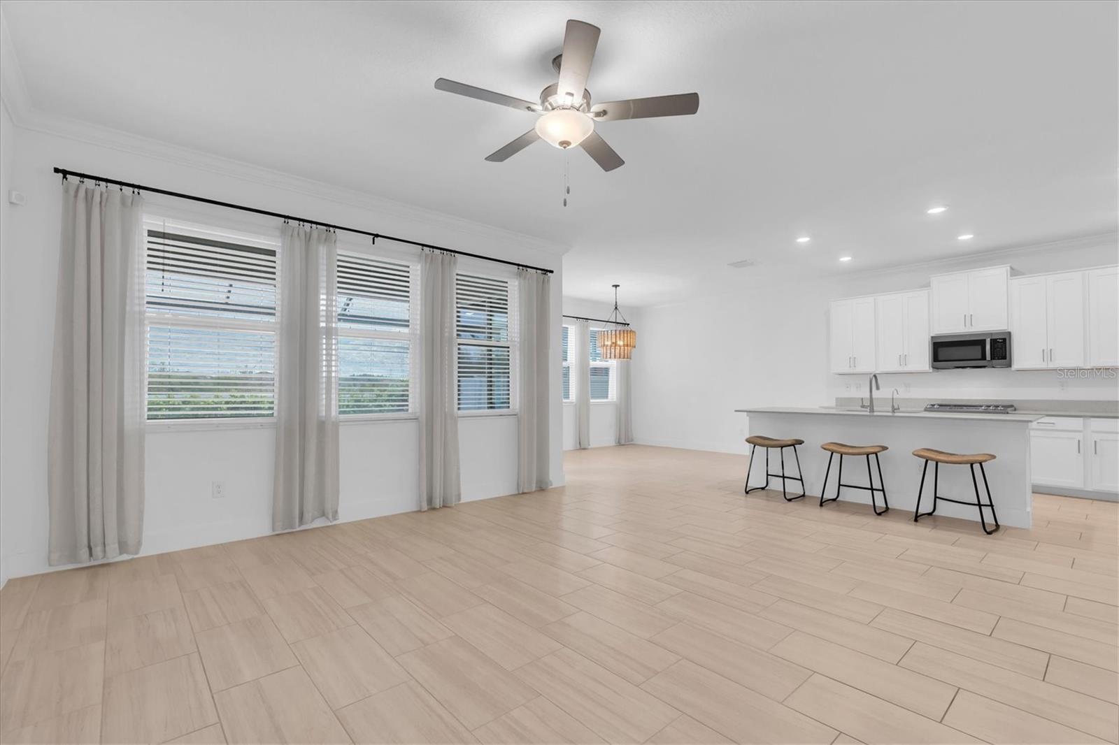 8220 Rolling Tides Dr Property Photo 8