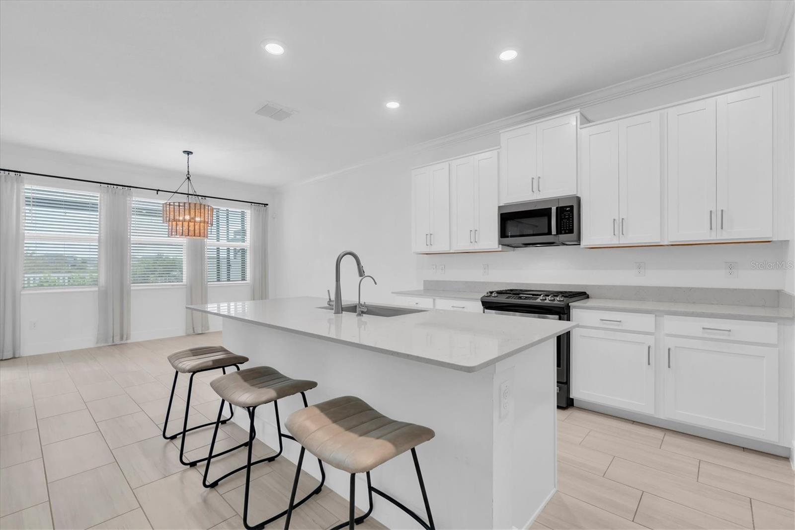 8220 Rolling Tides Dr Property Photo 11