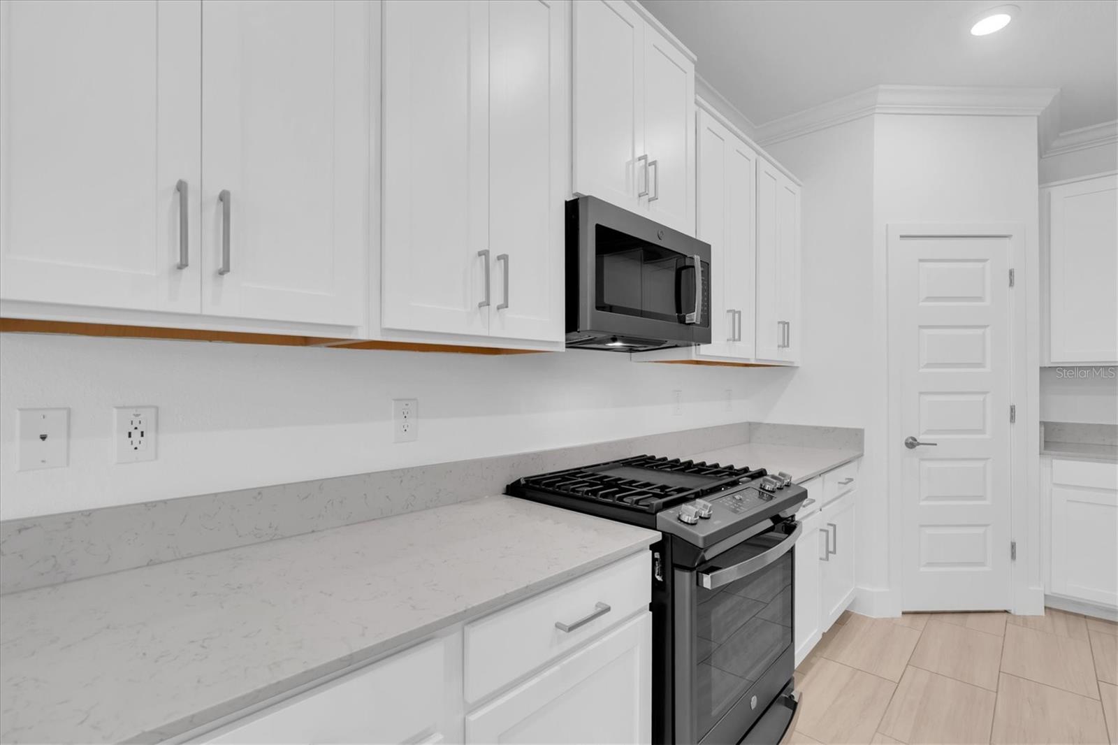 8220 Rolling Tides Dr Property Photo 15