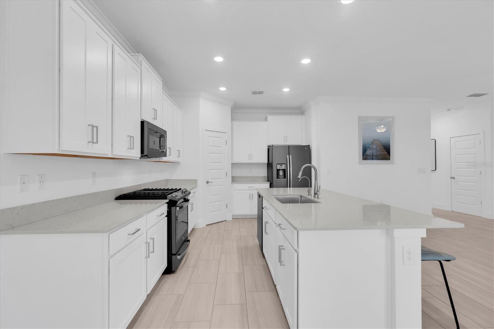 8220 Rolling Tides Dr Property Photo 16