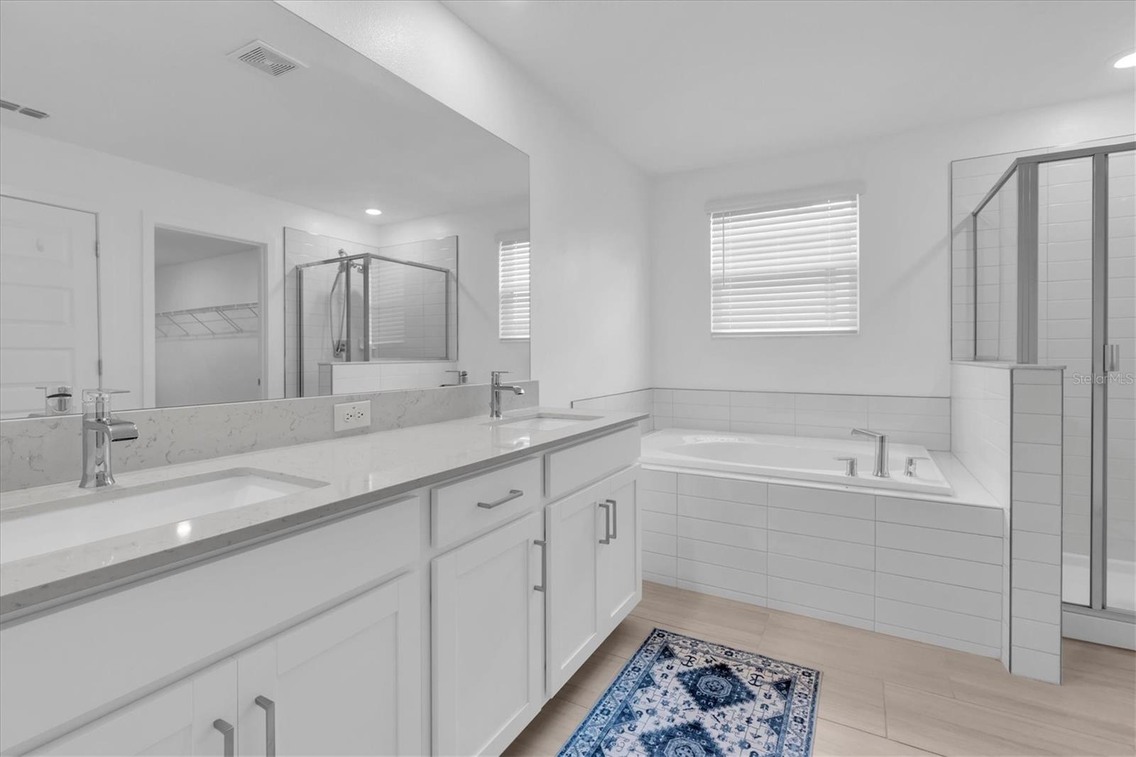 8220 Rolling Tides Dr Property Photo 23