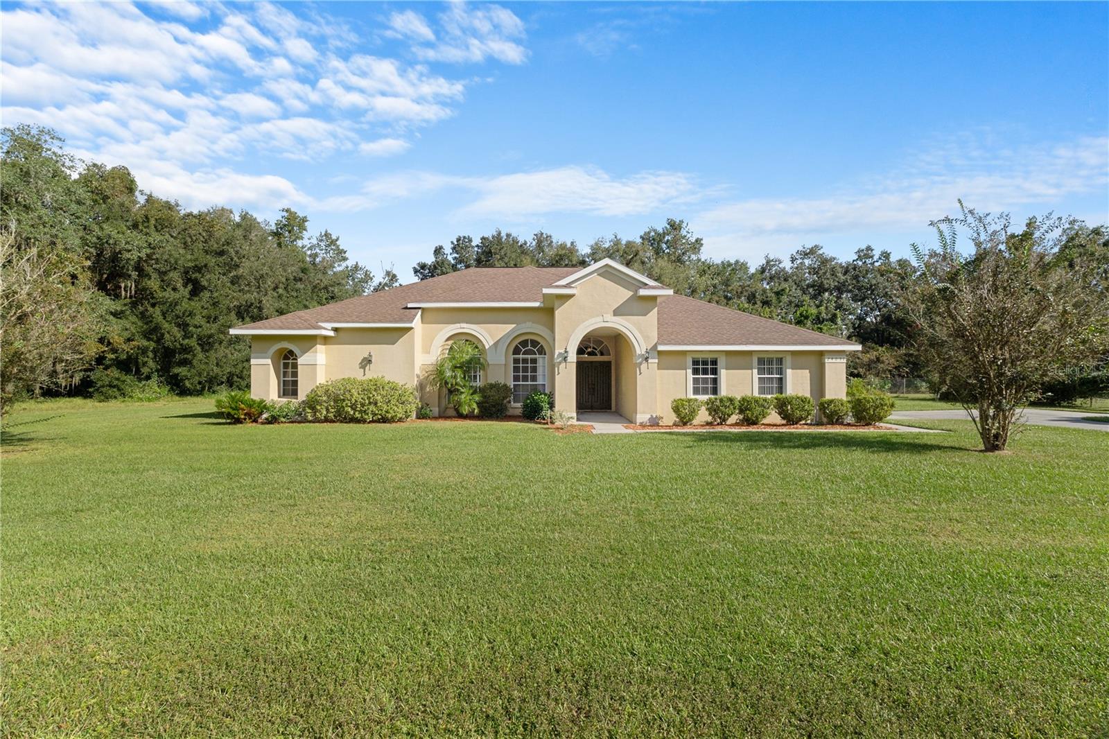 24051 Martin Dr Property Photo 1