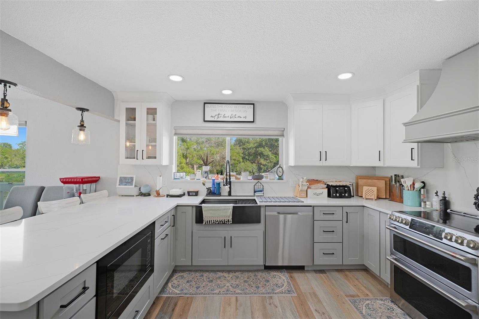 14523 Barlow Ln Property Photo 16