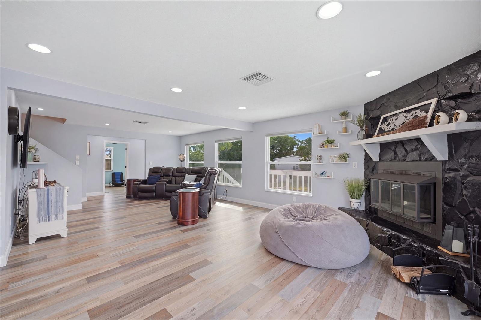 14523 Barlow Ln Property Photo 21