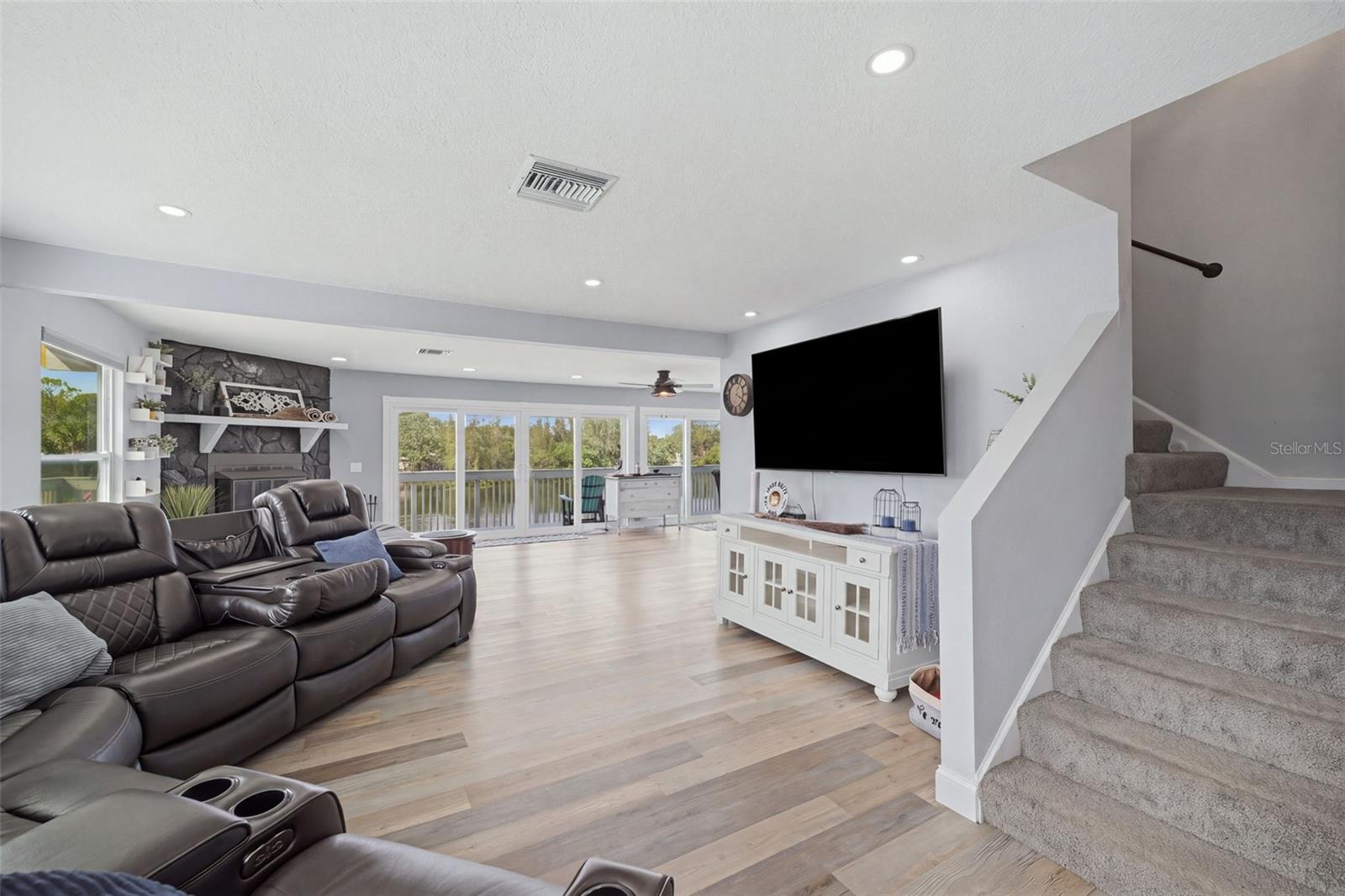 14523 Barlow Ln Property Photo 24