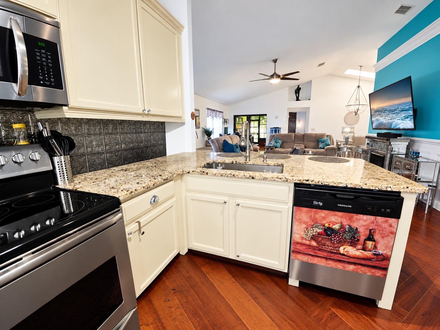11404 Deercroft Ct Property Photo 9