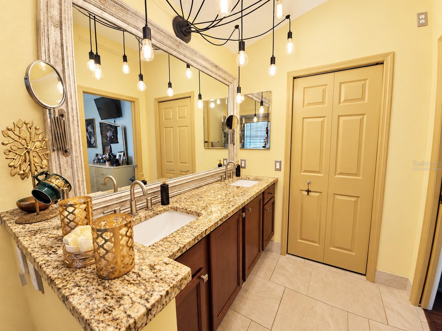 11404 Deercroft Ct Property Photo 21